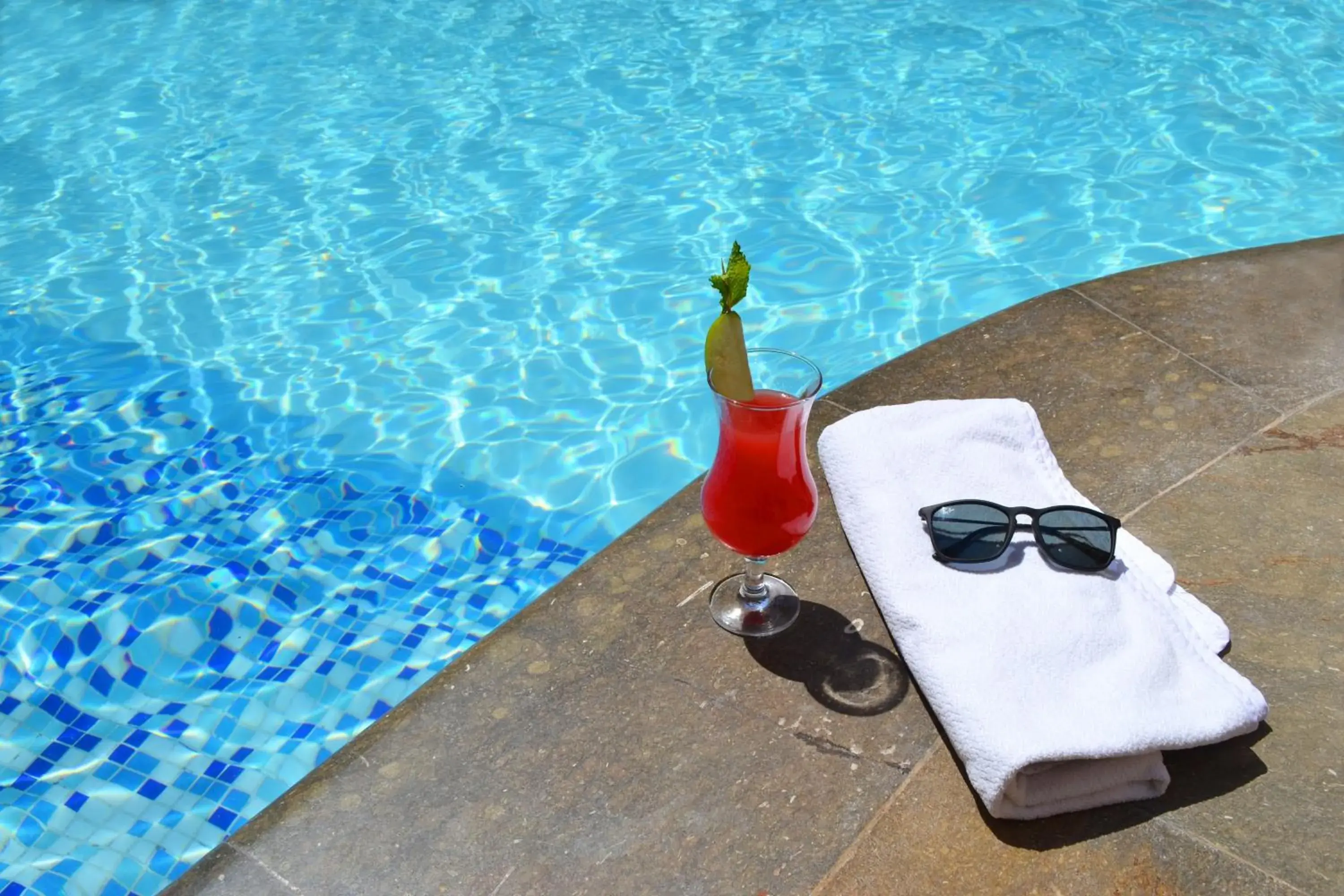 Swimming pool in Hotel Windsor Barranquilla Swimming pool in Hotel Windsor Barranquilla