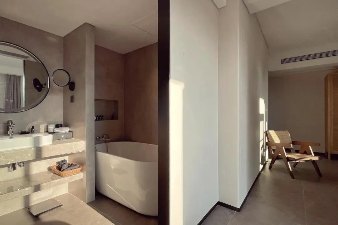 Toilet in Phoenix Hall House Hotel