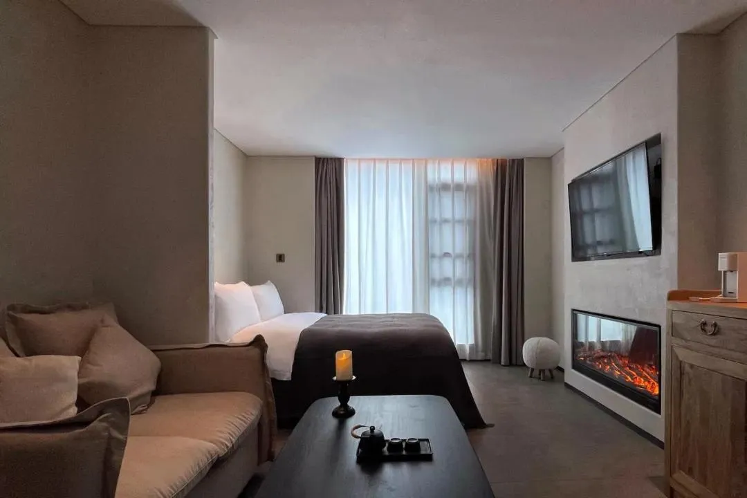 Bed in Phoenix Hall House Hotel