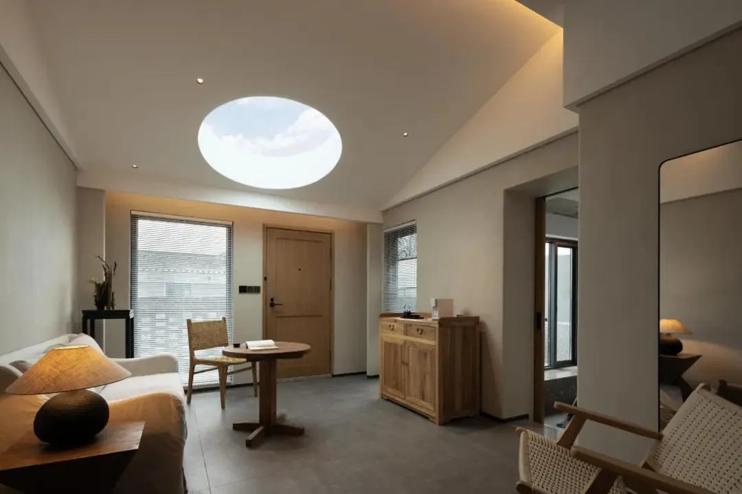 Living room in Phoenix Hall House Hotel