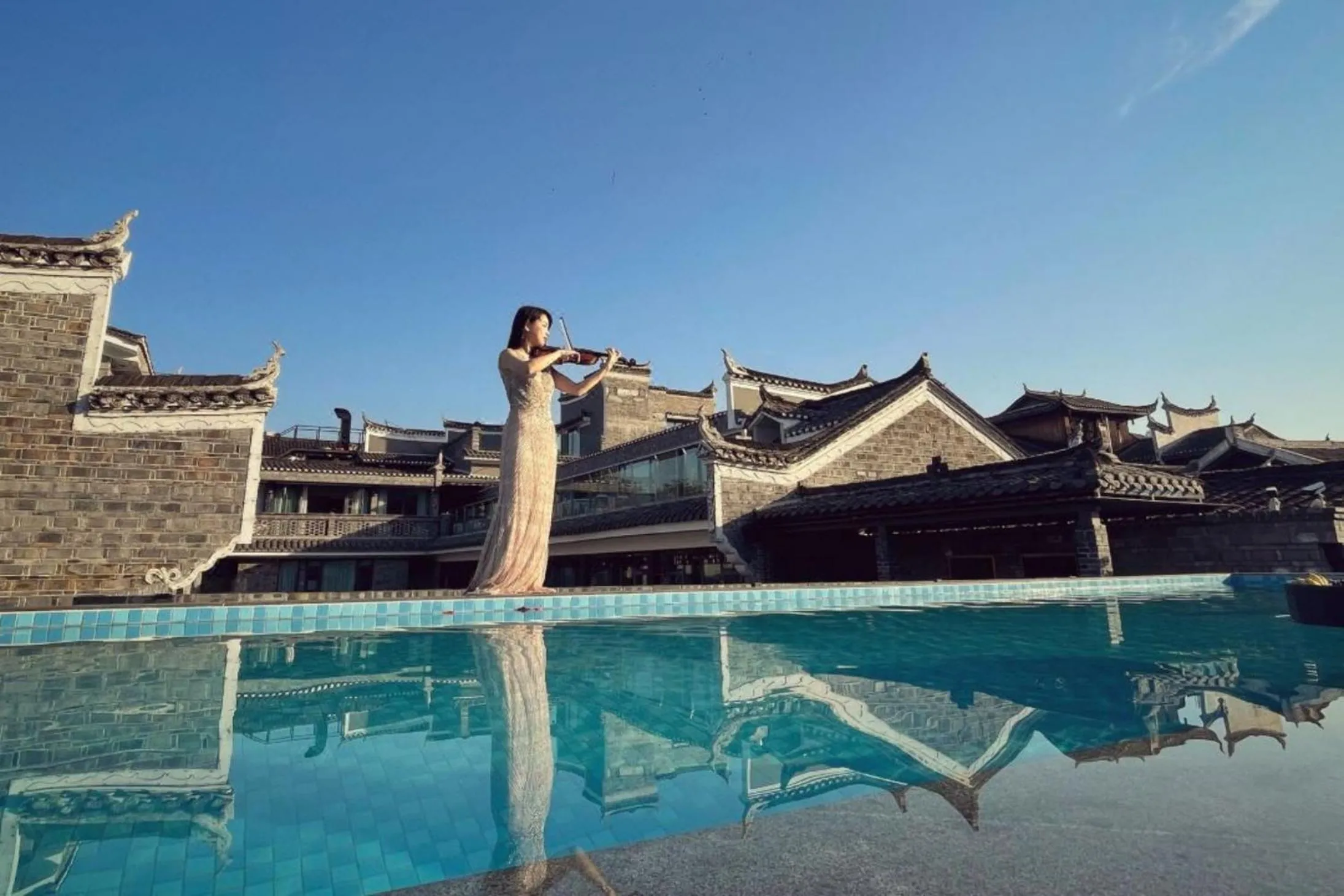 Swimming pool in Phoenix Hall House Hotel