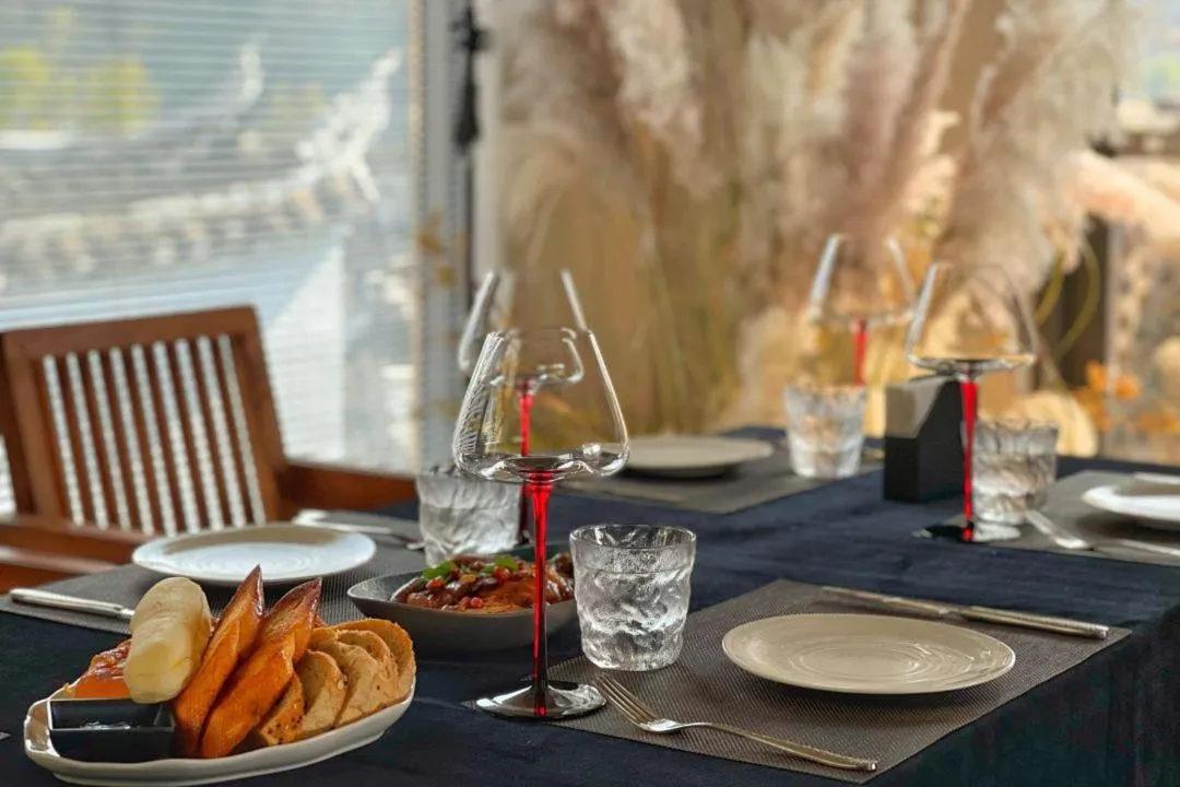 Food in Phoenix Hall House Hotel