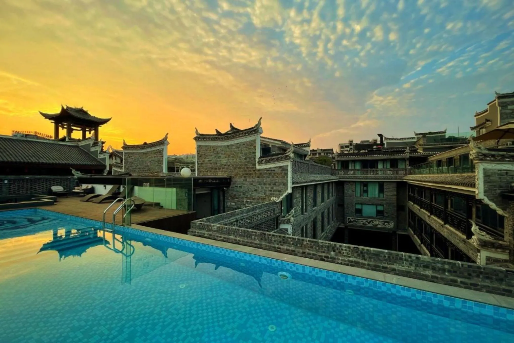 Sunset in Phoenix Hall House Hotel