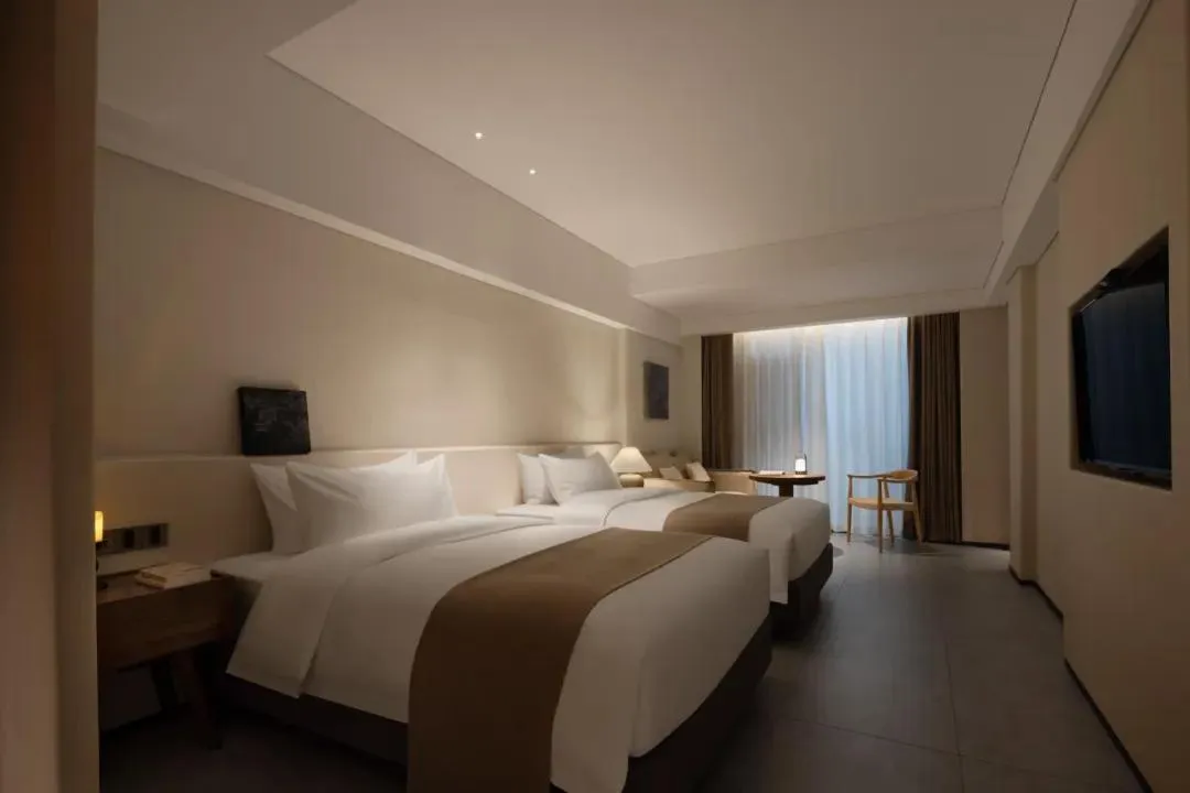 Bed in Phoenix Hall House Hotel