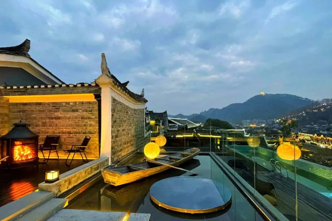 Property building in Phoenix Hall House Hotel