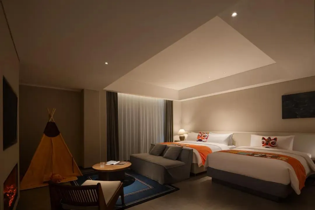 Photo of the whole room, Bed in Phoenix Hall House Hotel