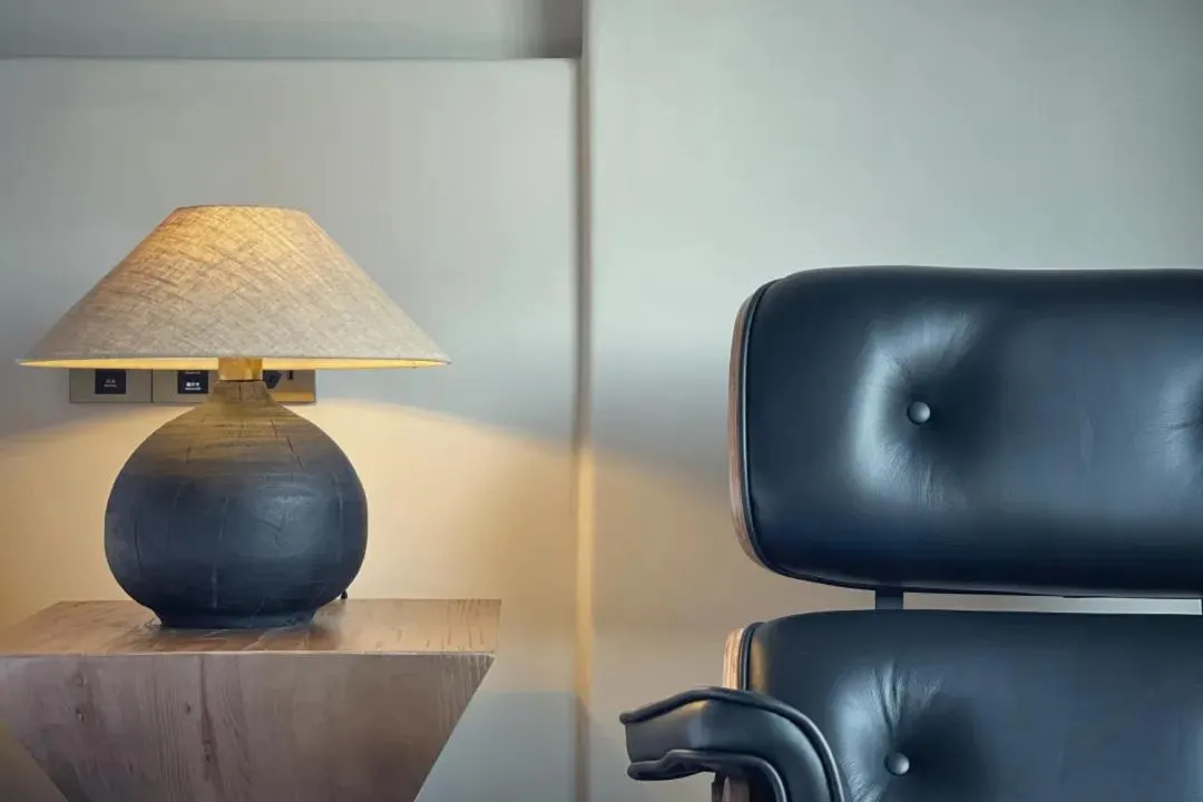 Seating area in Phoenix Hall House Hotel