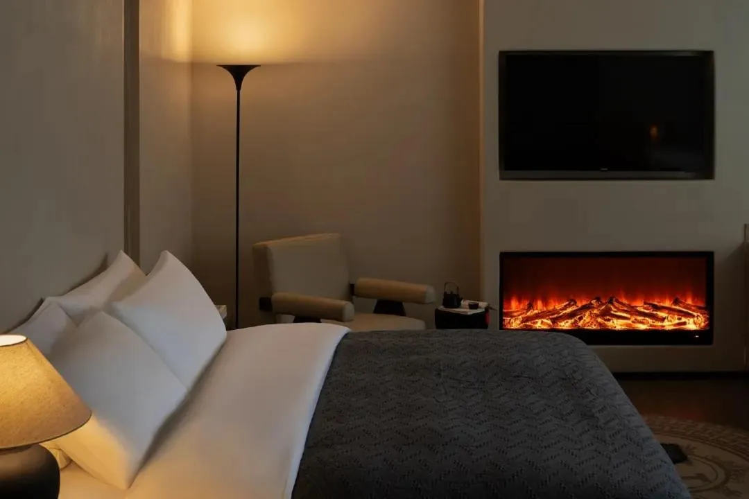 Bed in Phoenix Hall House Hotel