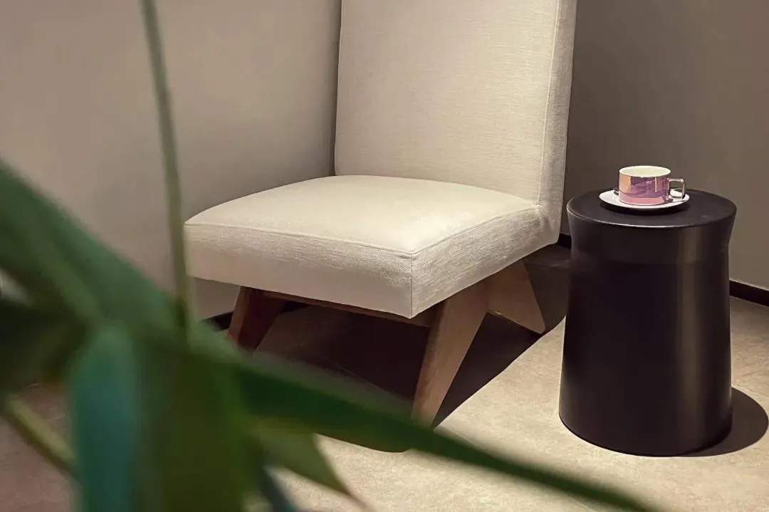 Seating area in Phoenix Hall House Hotel
