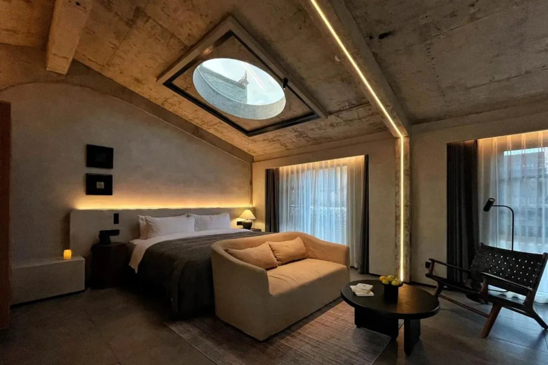 Photo of the whole room, Bed in Phoenix Hall House Hotel
