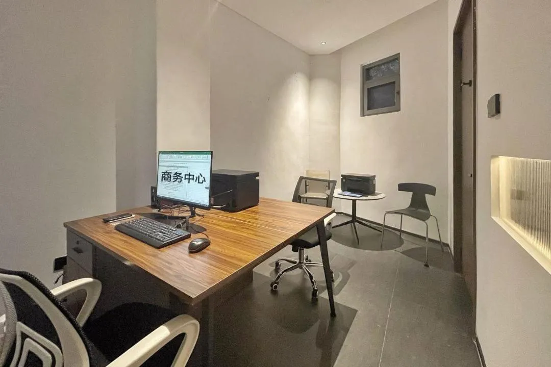 Seating area in Phoenix Hall House Hotel