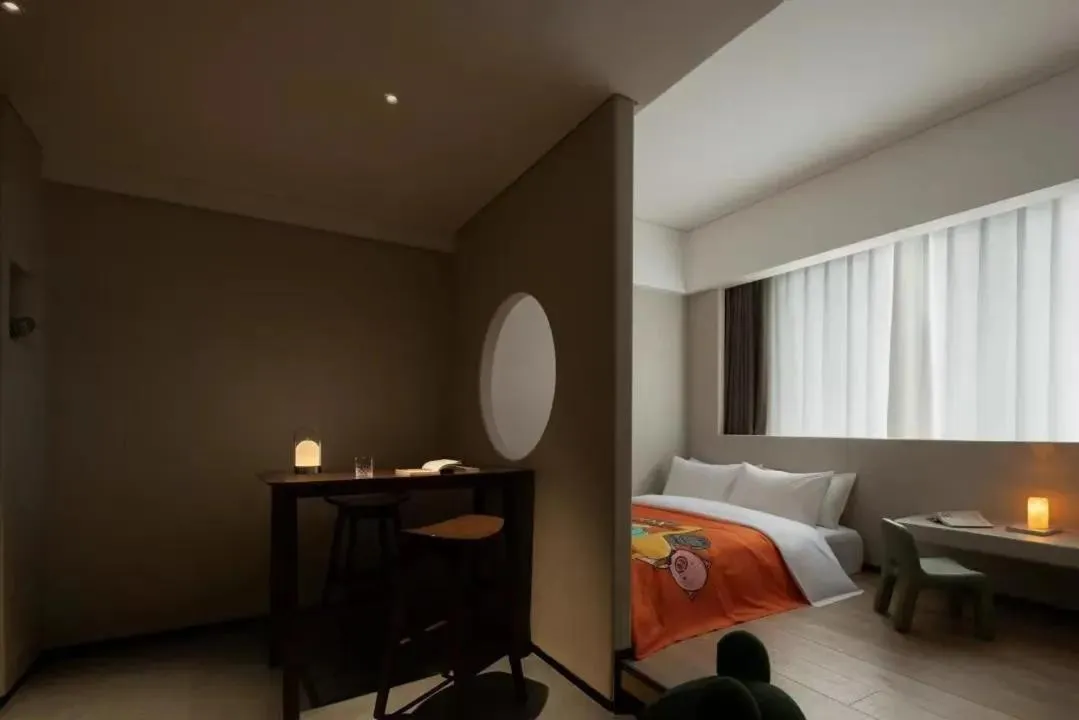 Photo of the whole room, Bed in Phoenix Hall House Hotel