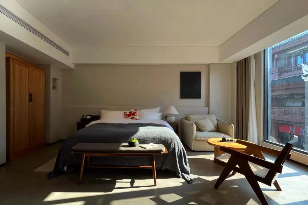 Bed in Phoenix Hall House Hotel