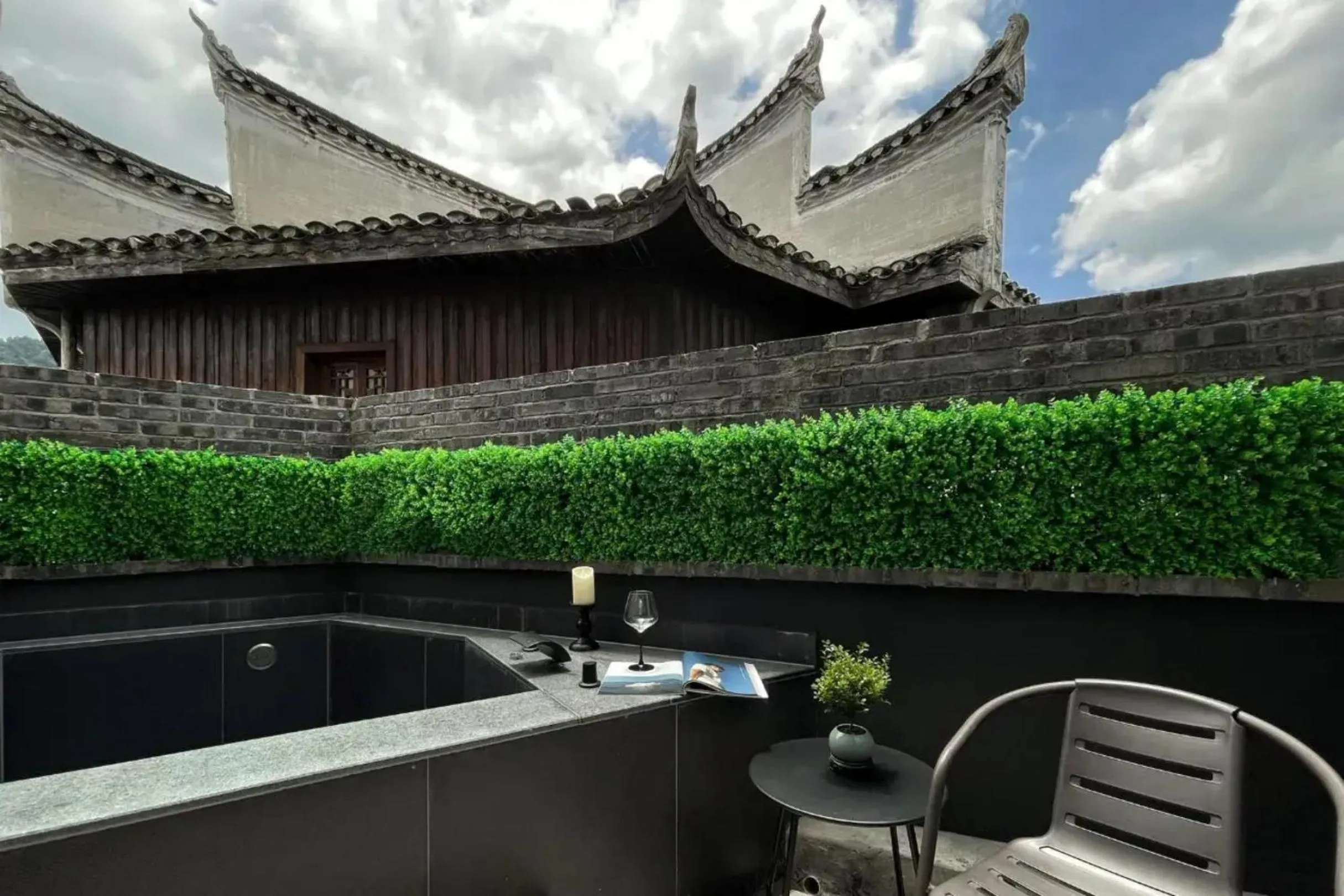 Open Air Bath in Phoenix Hall House Hotel