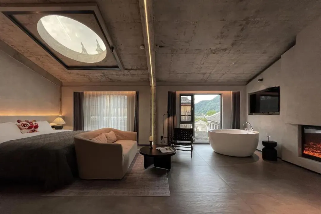 Bed in Phoenix Hall House Hotel