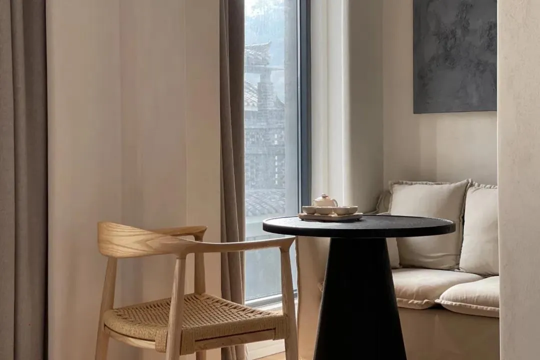 Seating area in Phoenix Hall House Hotel