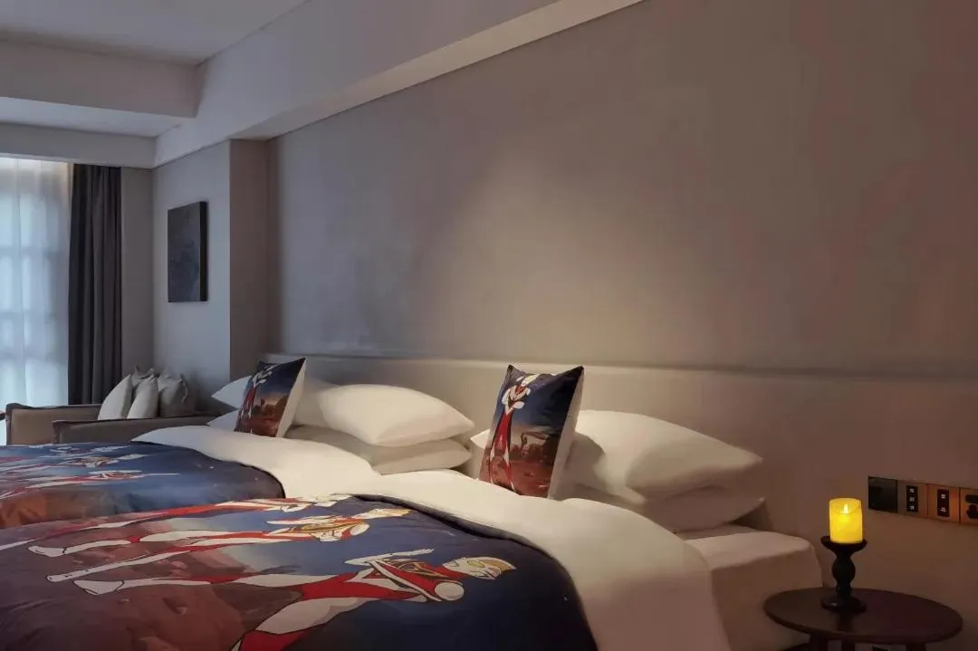 Bed in Phoenix Hall House Hotel