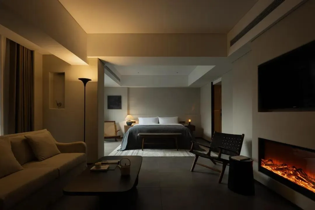 Bed in Phoenix Hall House Hotel