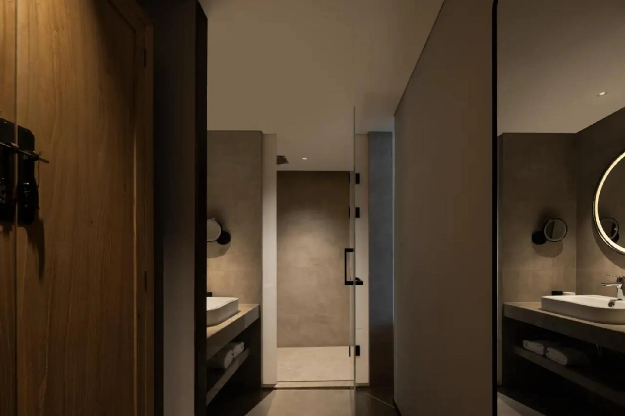 Bathroom in Phoenix Hall House Hotel
