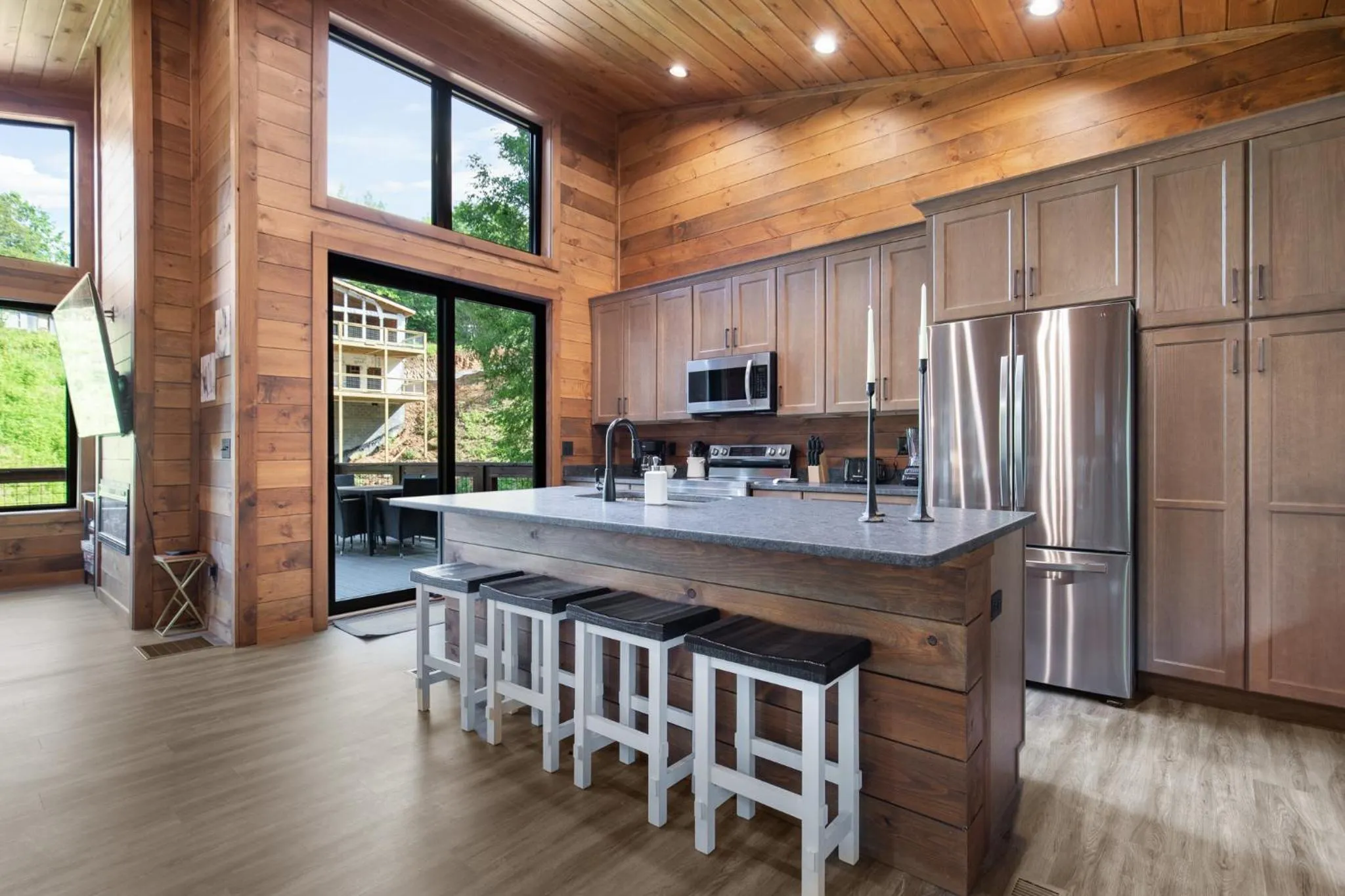 Property building in Hillside Retreat