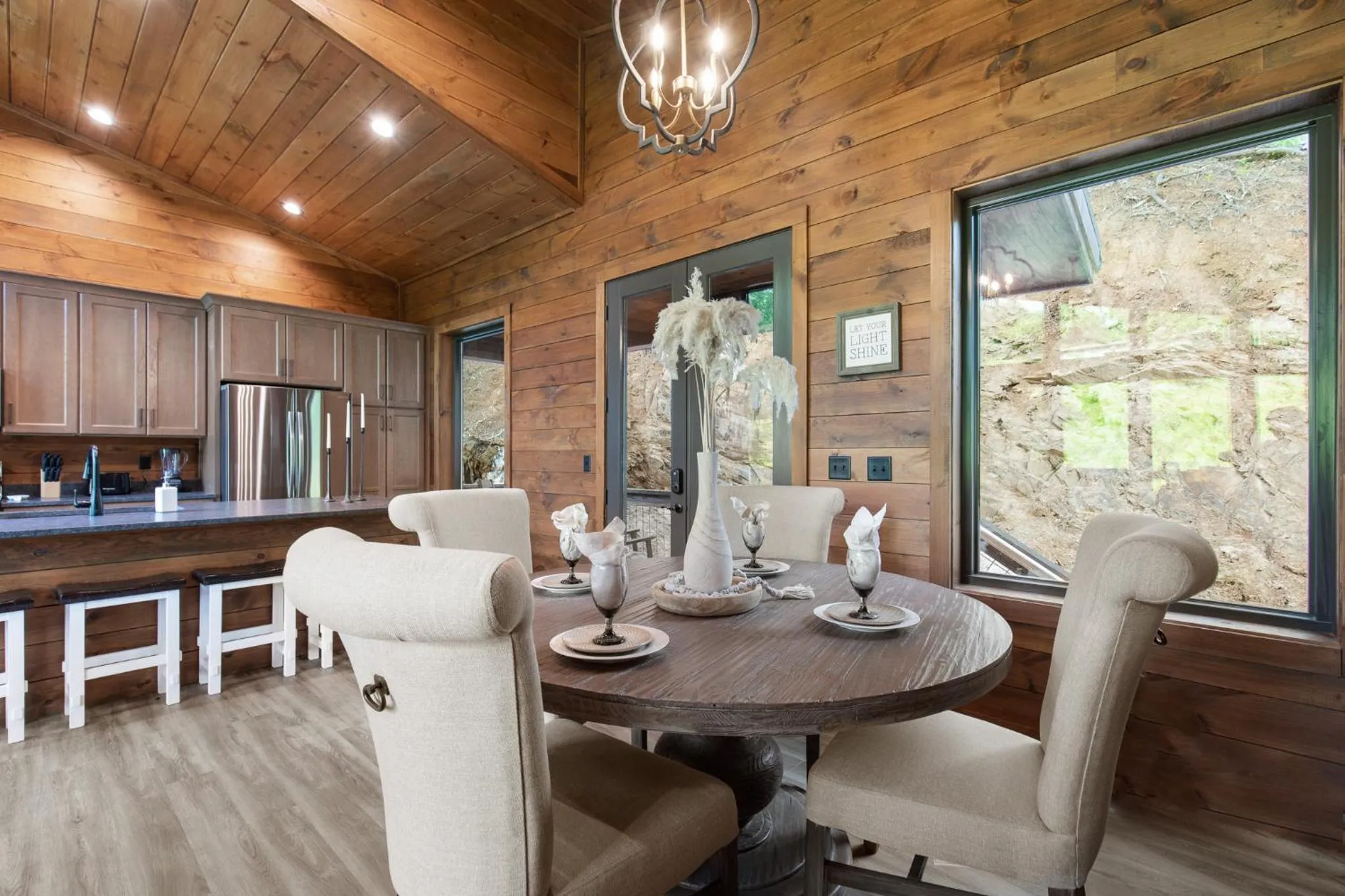 Property building in Hillside Retreat