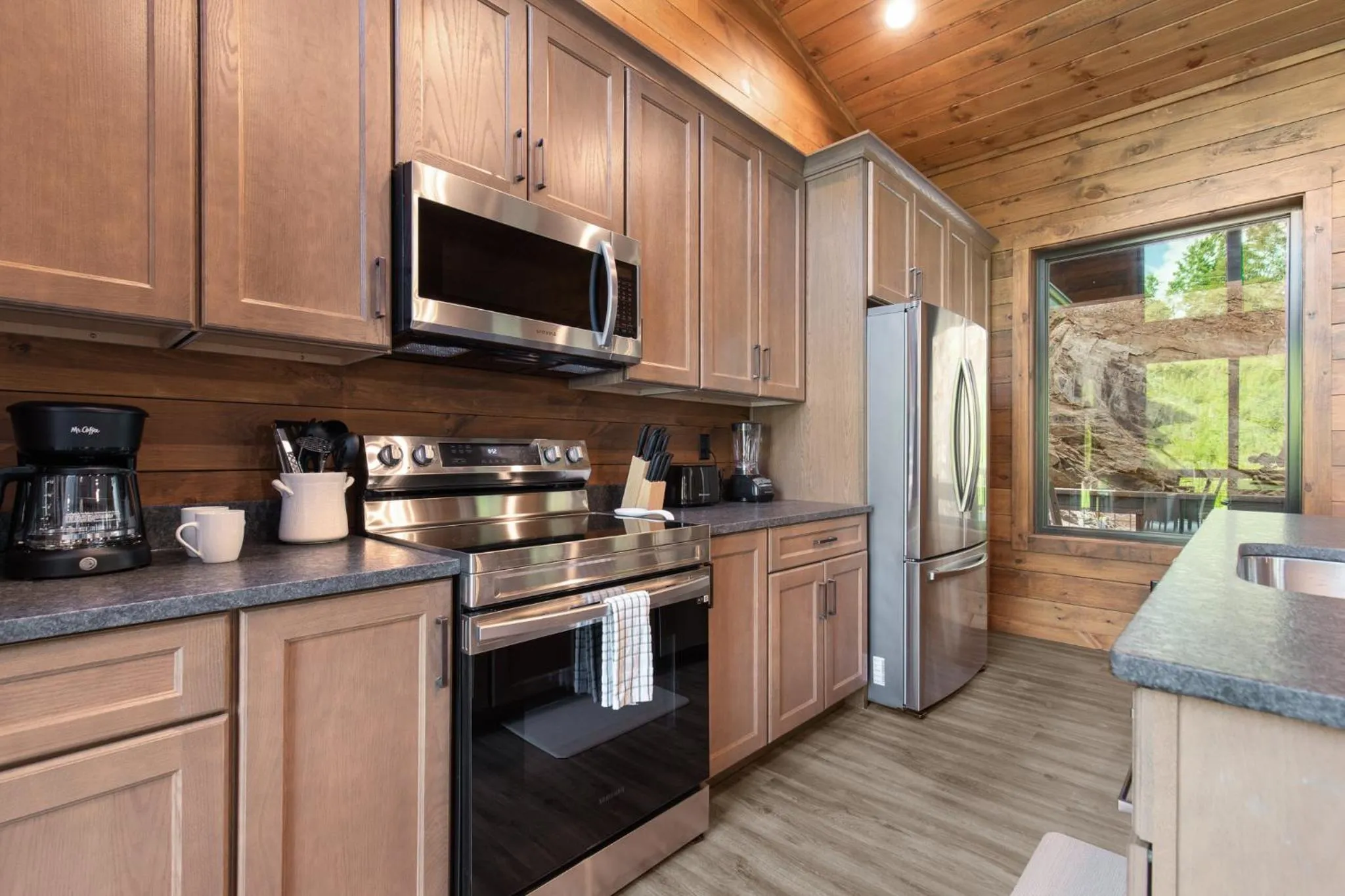 Property building in Hillside Retreat