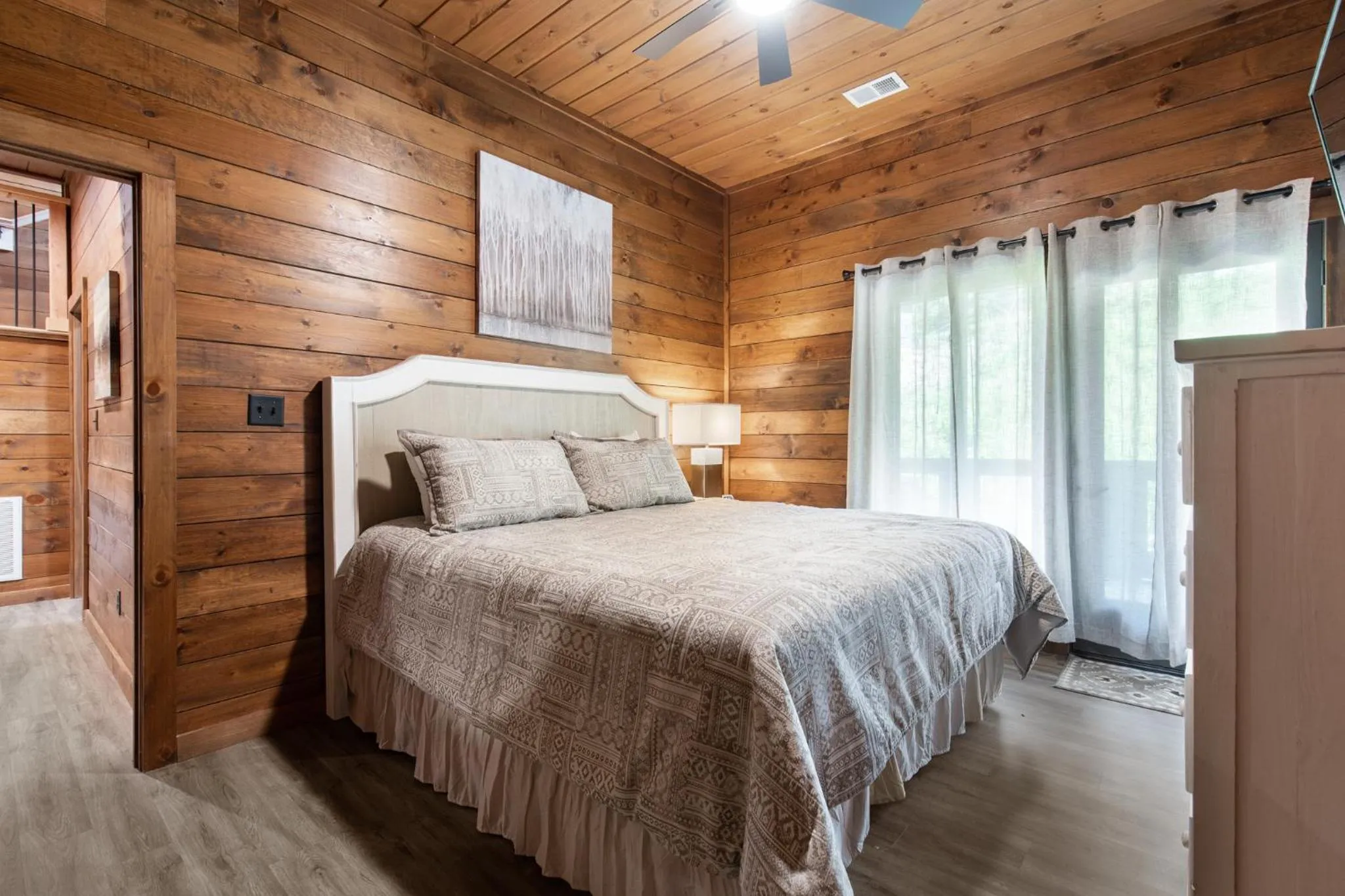 Property building, Bed in Hillside Retreat