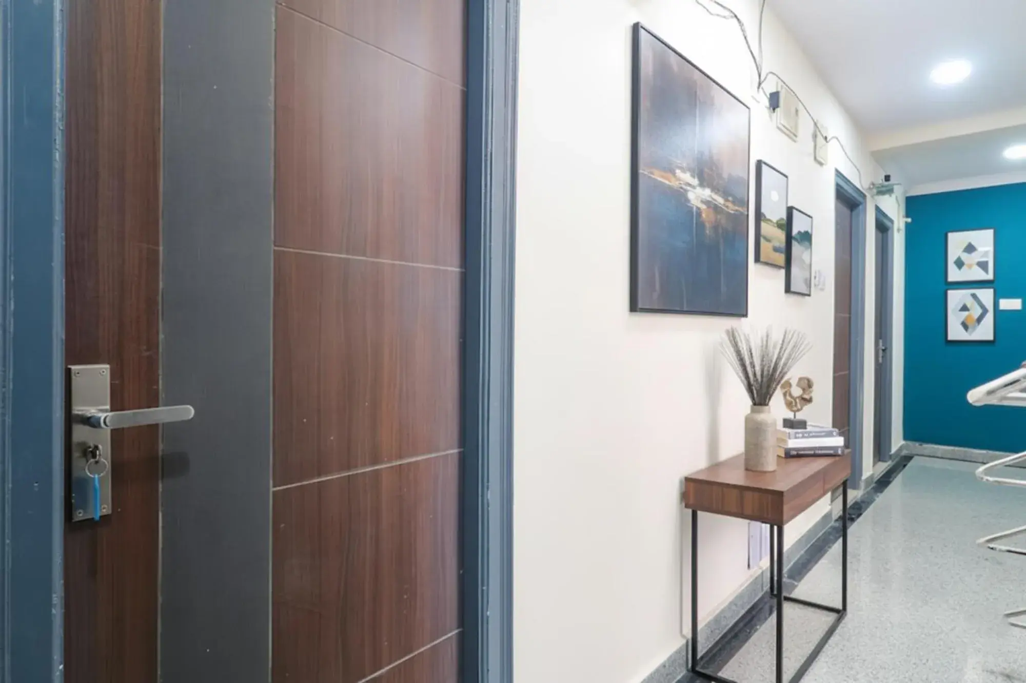 Lobby or reception in FabHotel Broholic Suites - Nr US Consulate, Financial District Lobby or reception in FabHotel Broholic Suites - Nr US Consulate, Financial District