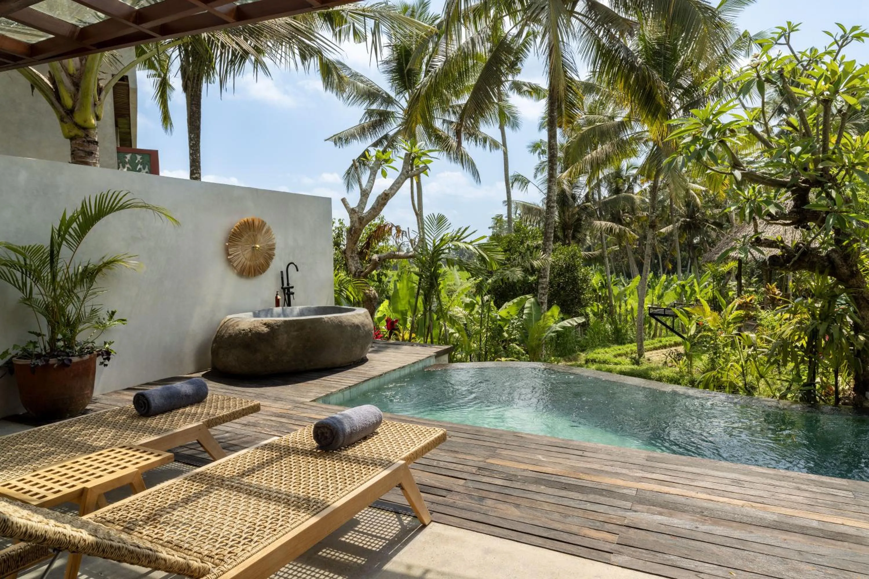 Swimming pool in Inara Alas Harum