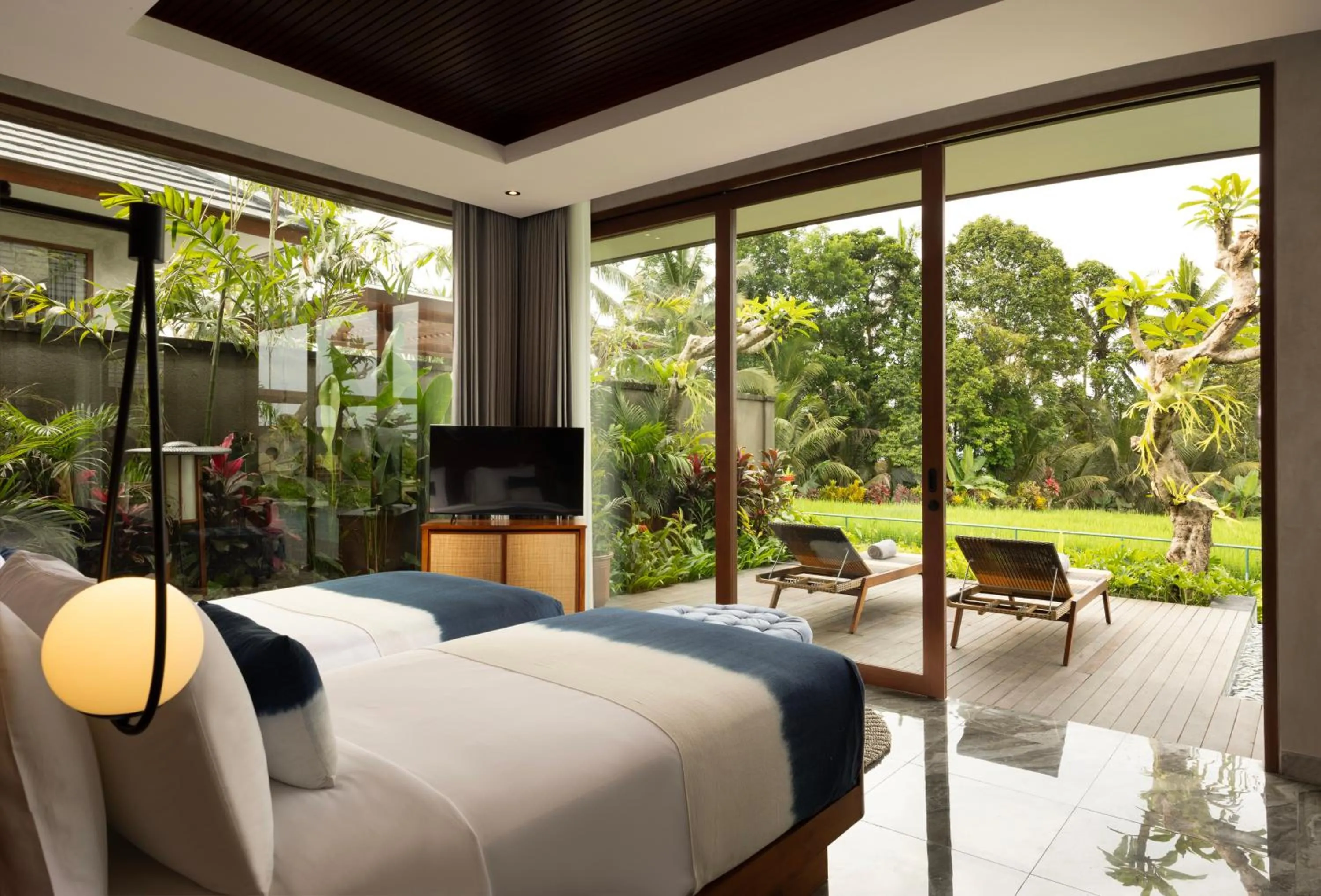 Bed in Inara Alas Harum