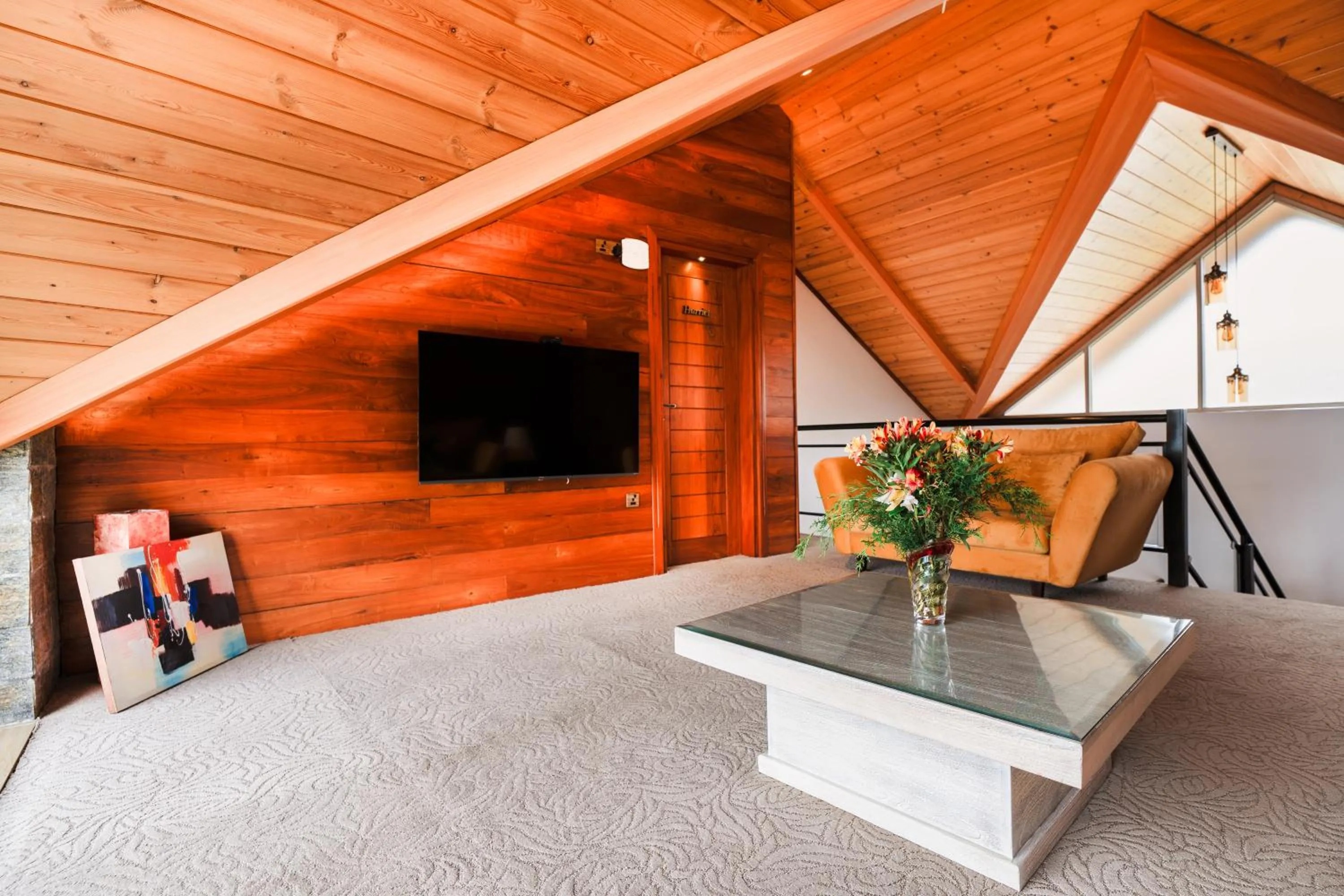 TV and multimedia, Bed in Baron Luxury Boutique