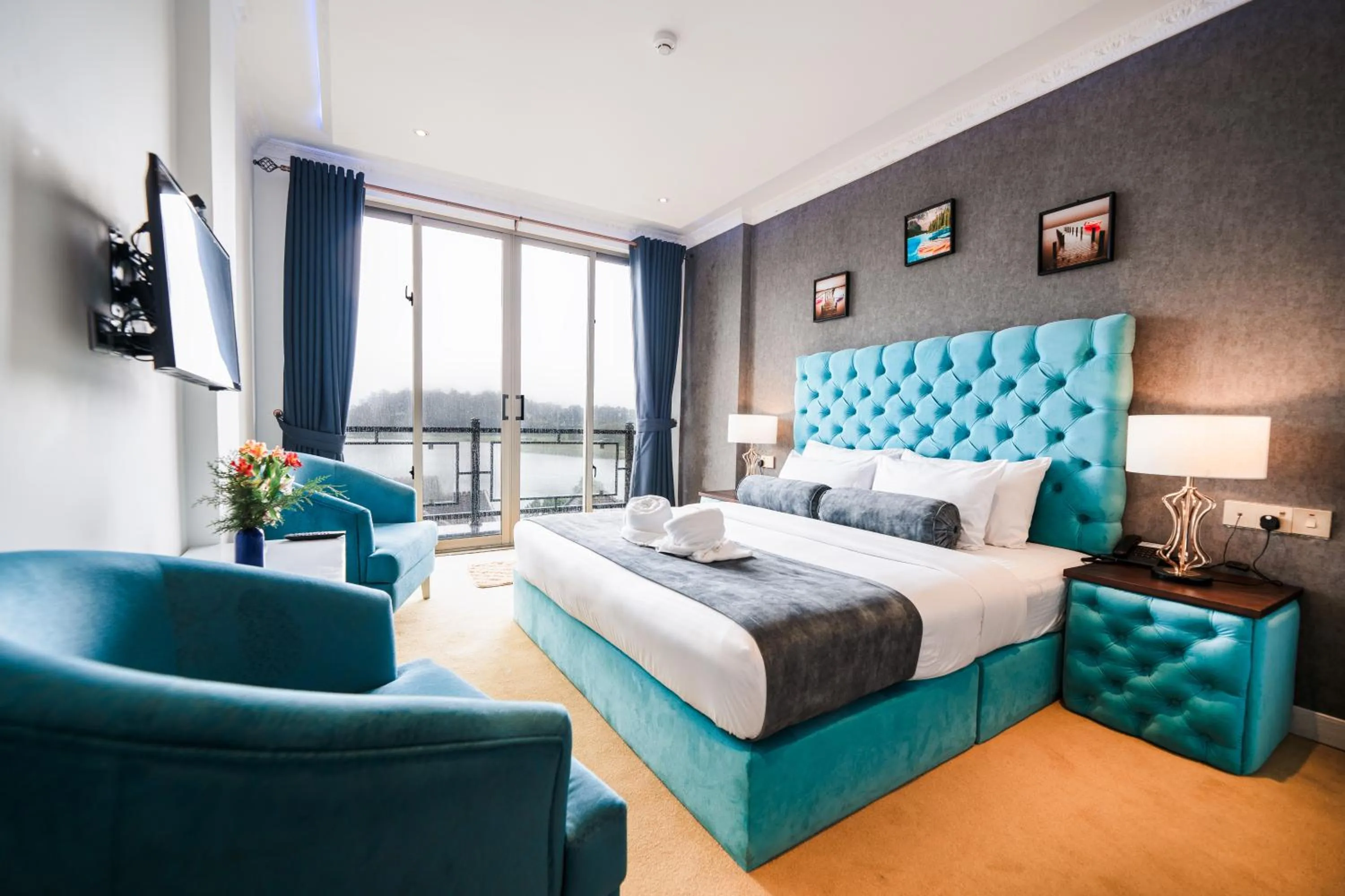 Photo of the whole room, Bed in Baron Luxury Boutique