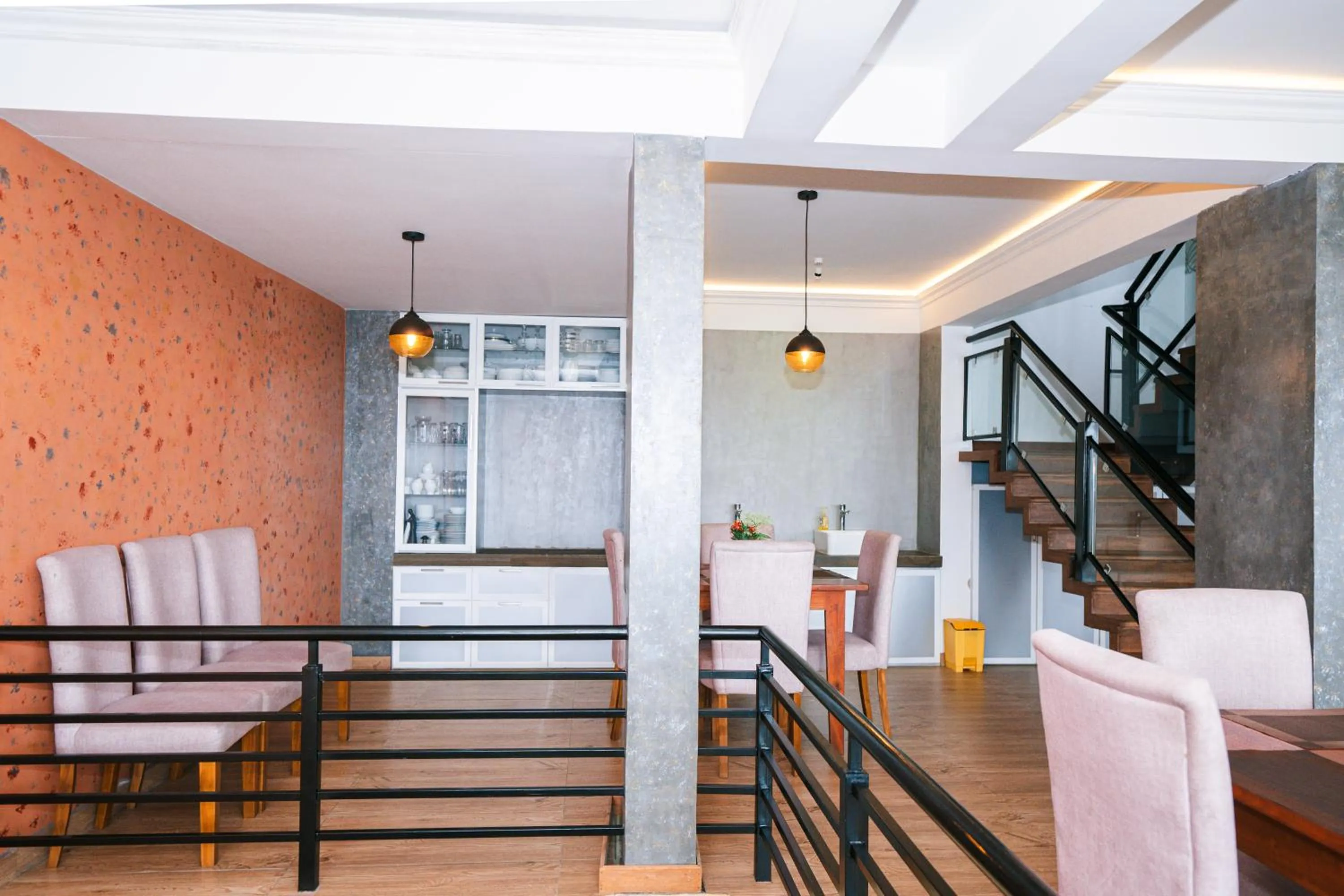 Restaurant/places to eat in Baron Luxury Boutique