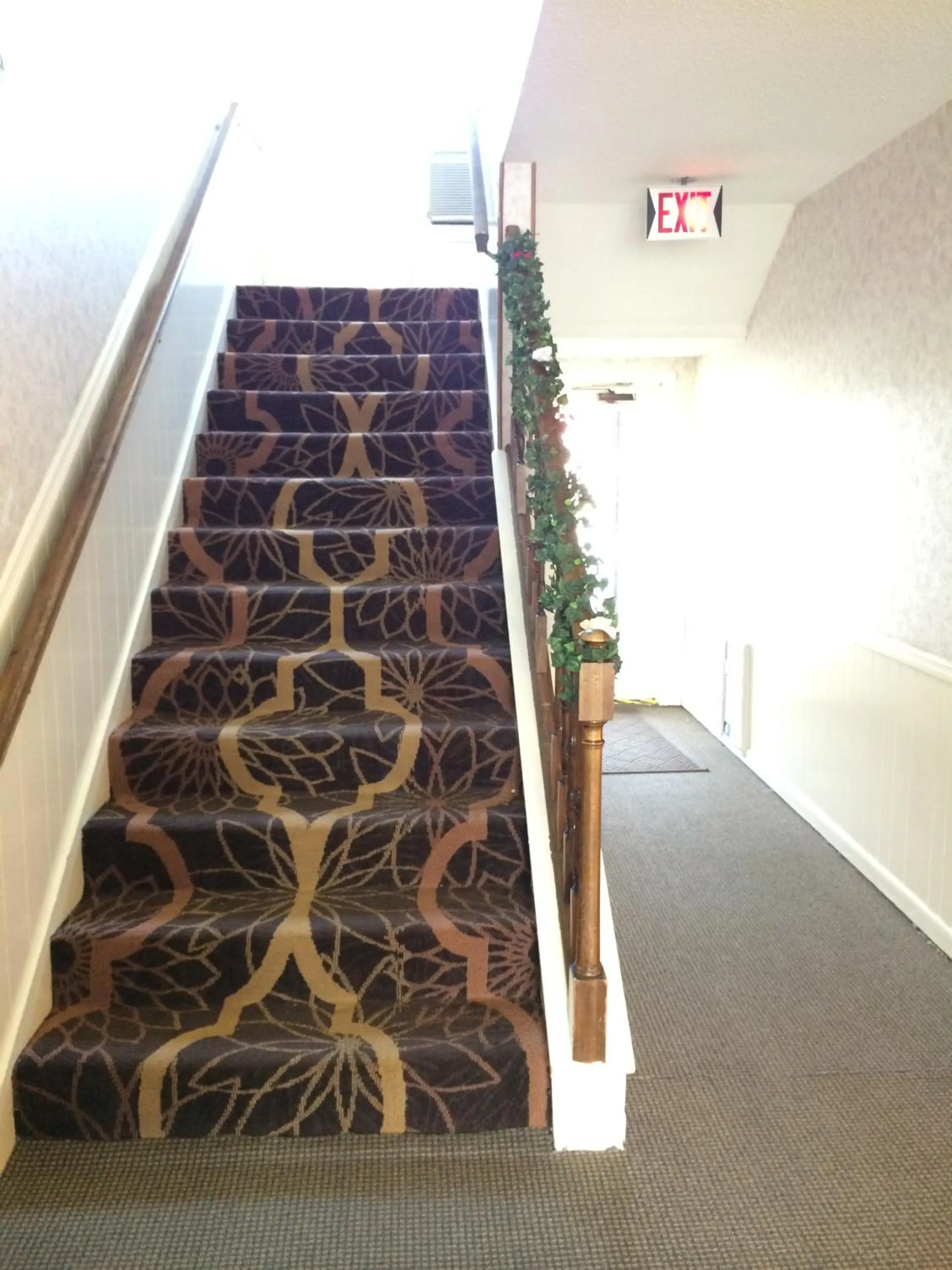 Facade/entrance in Island Inn