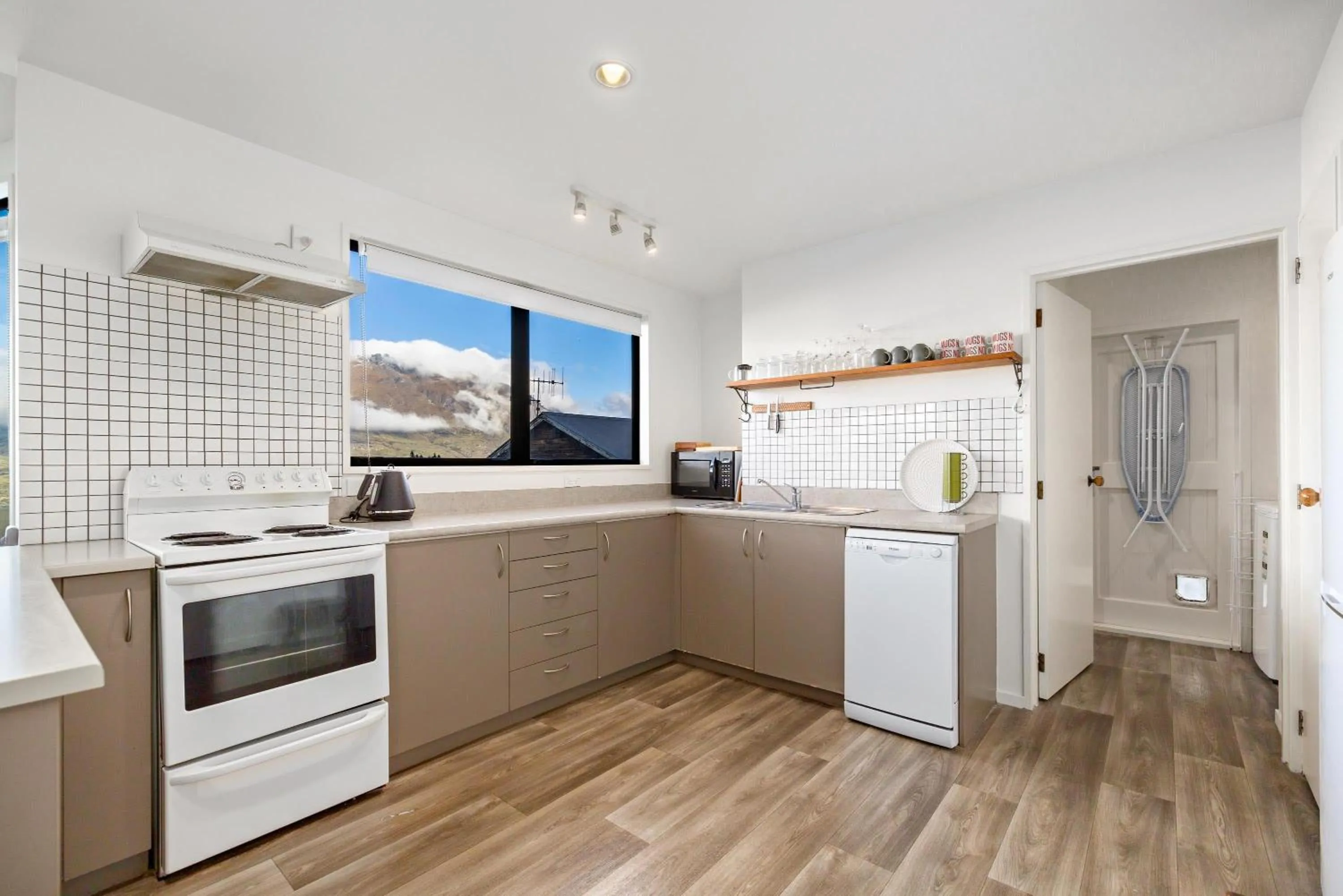 Kitchen or kitchenette in Remarkable Alpine Holiday Home