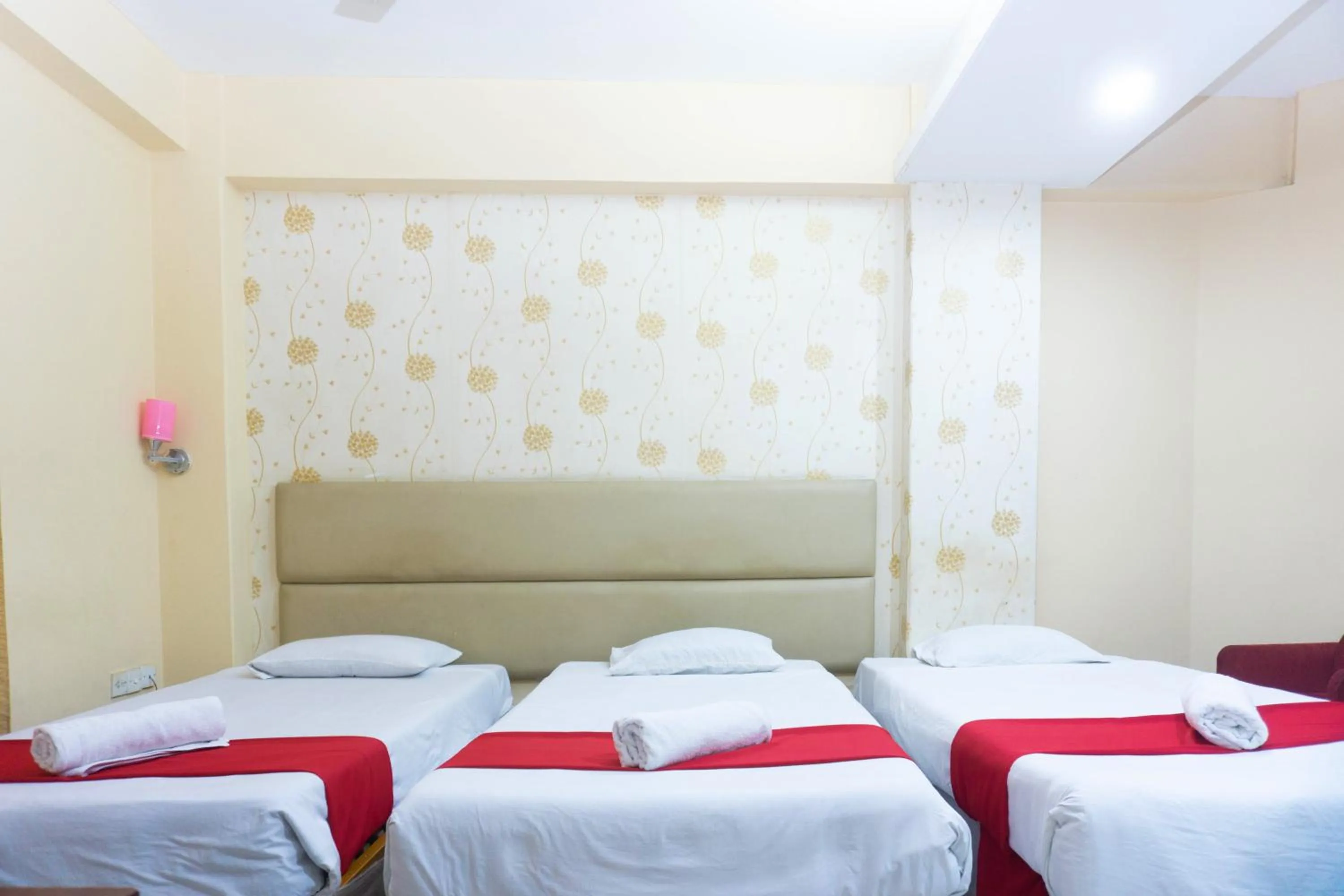 Bed in Hotel Golden Inn Chattagram Ltd