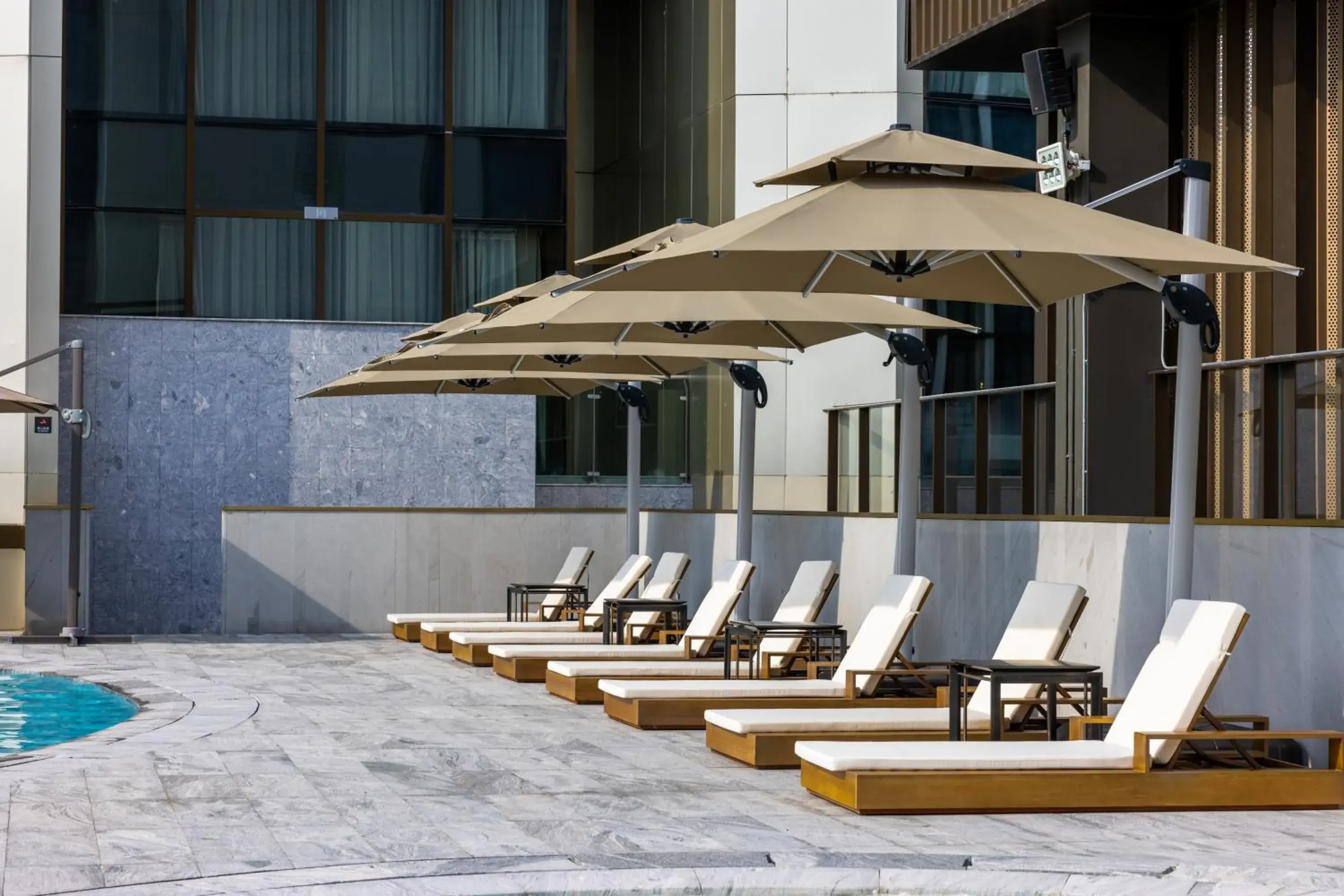 Swimming pool in Four Points by Sheraton Guangzhou, Baiyun Swimming pool in Four Points by Sheraton Guangzhou, Baiyun