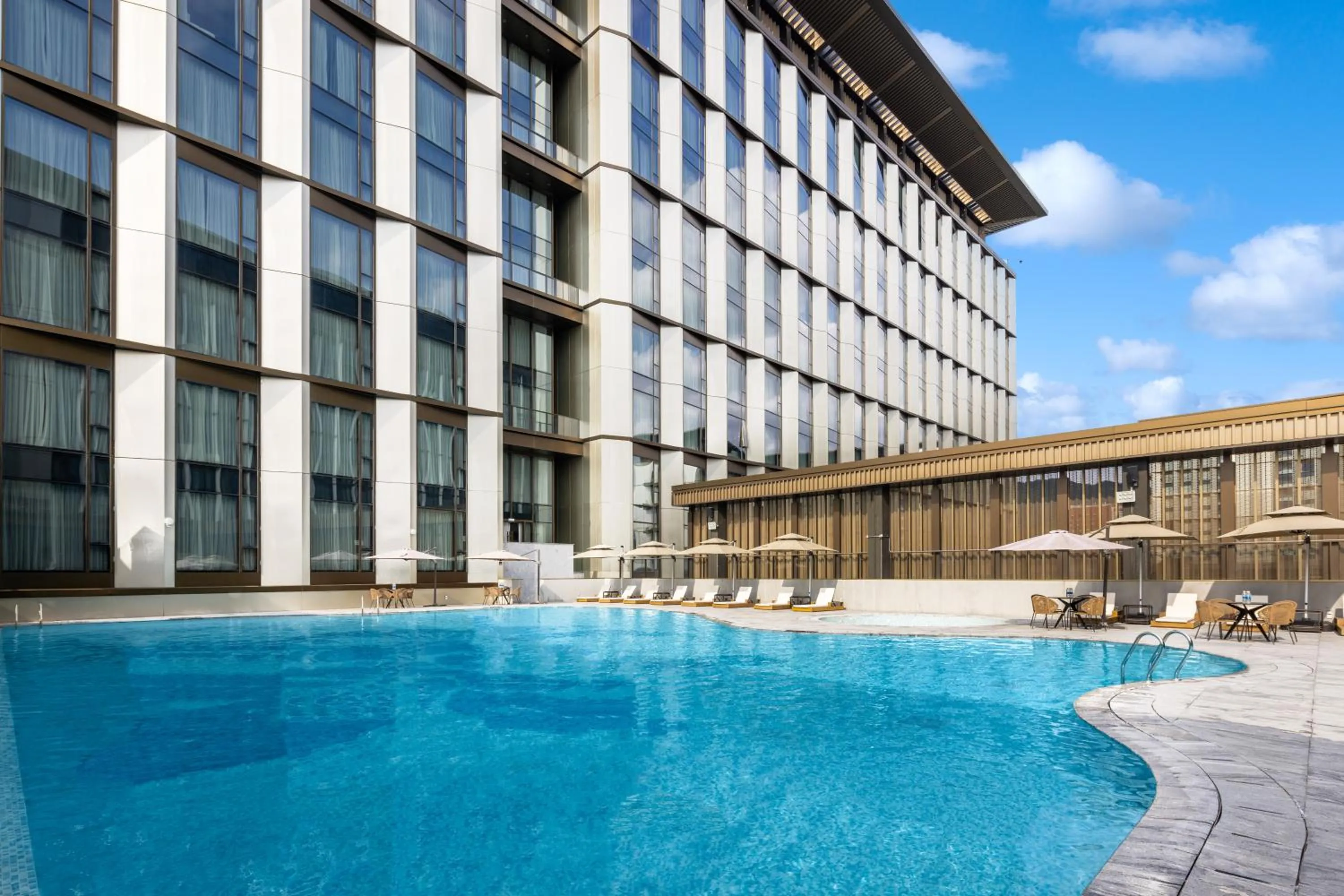 Swimming pool in Four Points by Sheraton Guangzhou, Baiyun