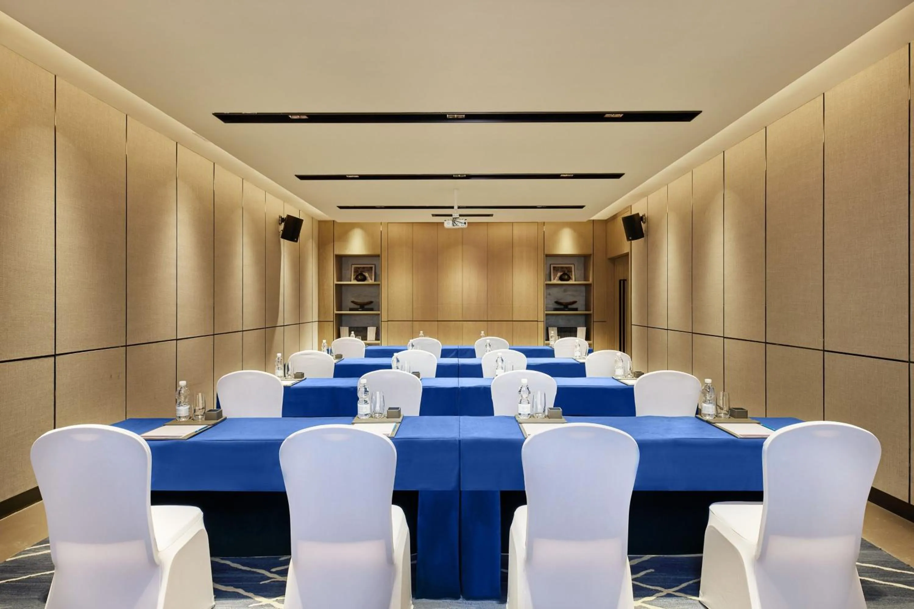 Meeting/conference room in Four Points by Sheraton Hainan, Qiongzhong