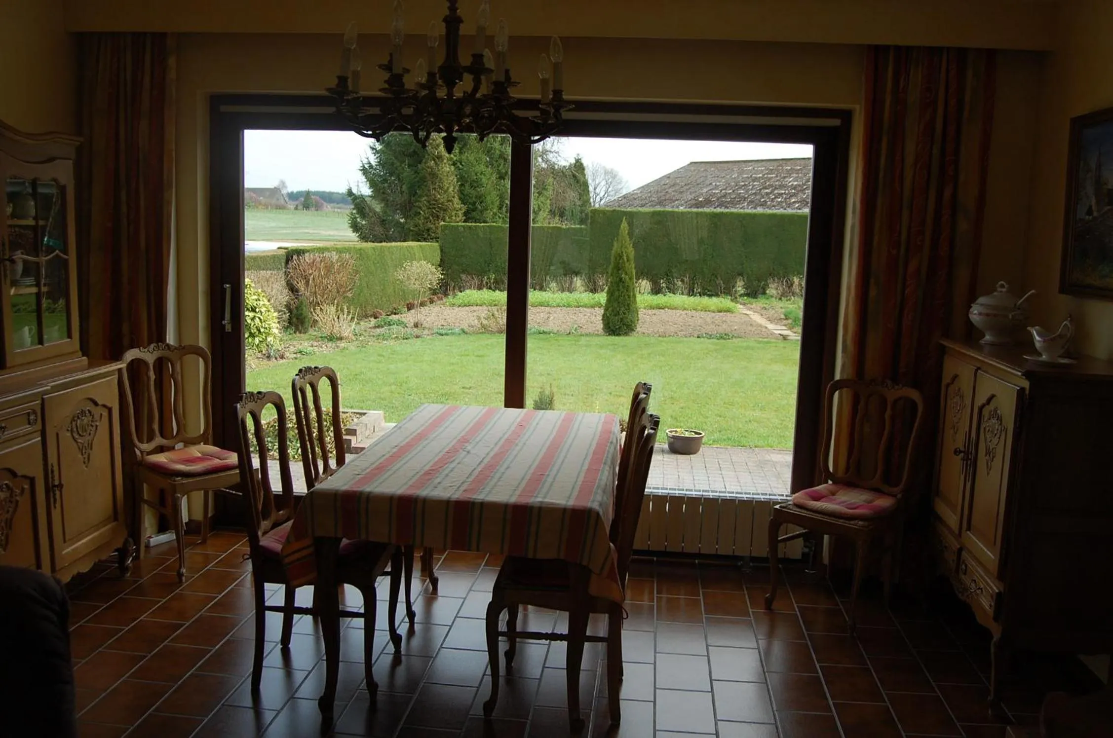 Dining area in B&B Des Bois Sans Nombre