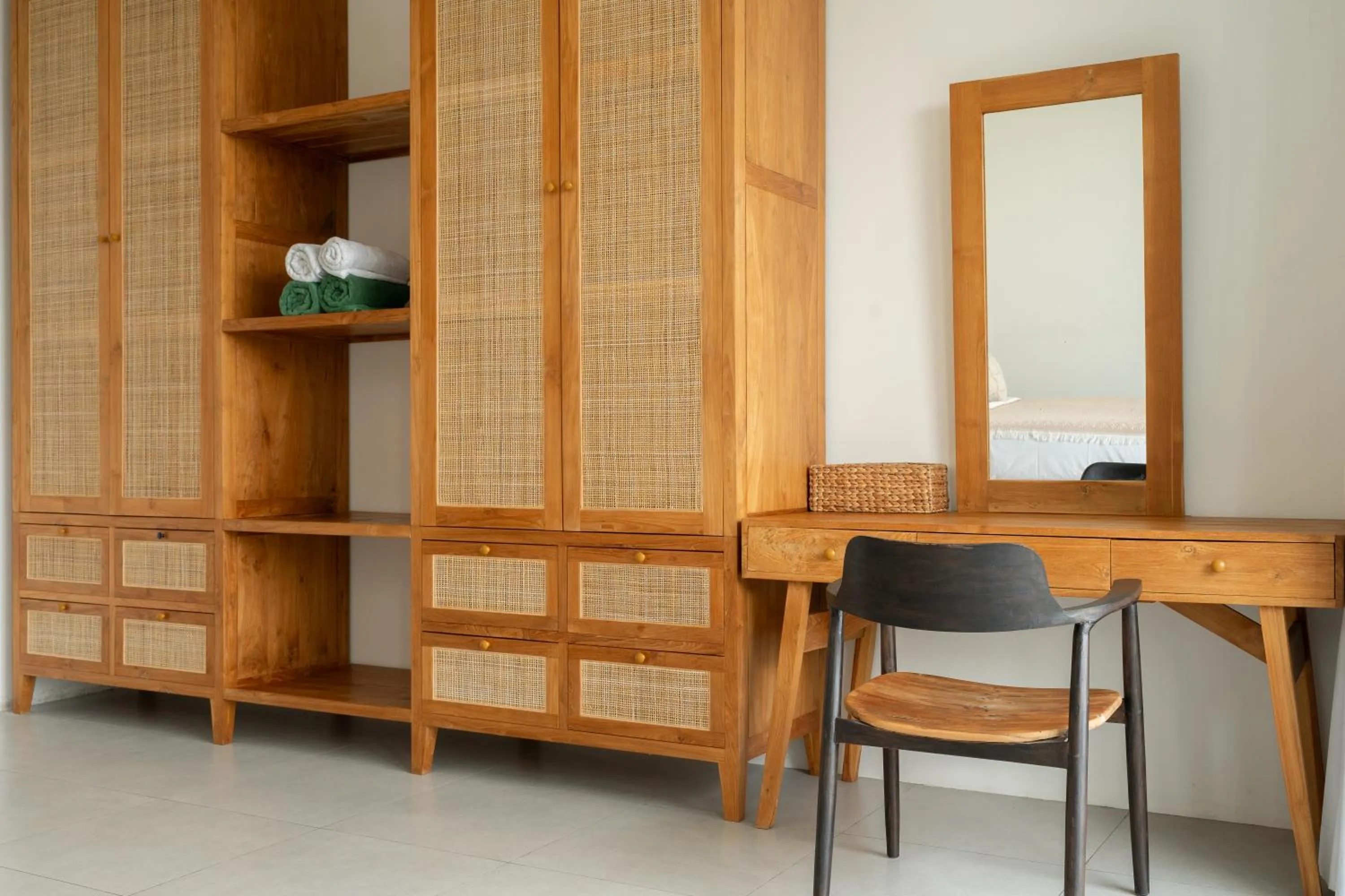 wardrobe in KAMMARA VILLA - Bali Invest Club