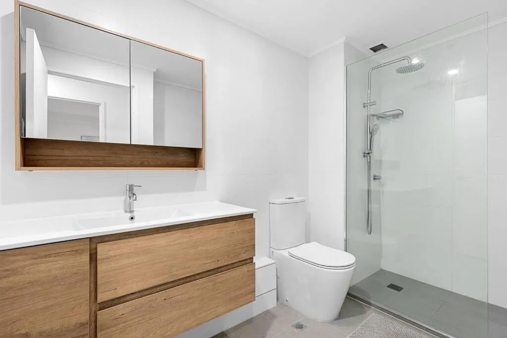 Bathroom in 2-Bedroom Apartment in Paris End of Melbourne CBD