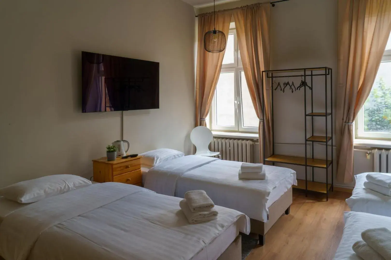 Quadruple Room with Bathroom in Hostel H360 - dawniej Hotelik Relax Quadruple Room with Bathroom in Hostel H360 - dawniej Hotelik Relax