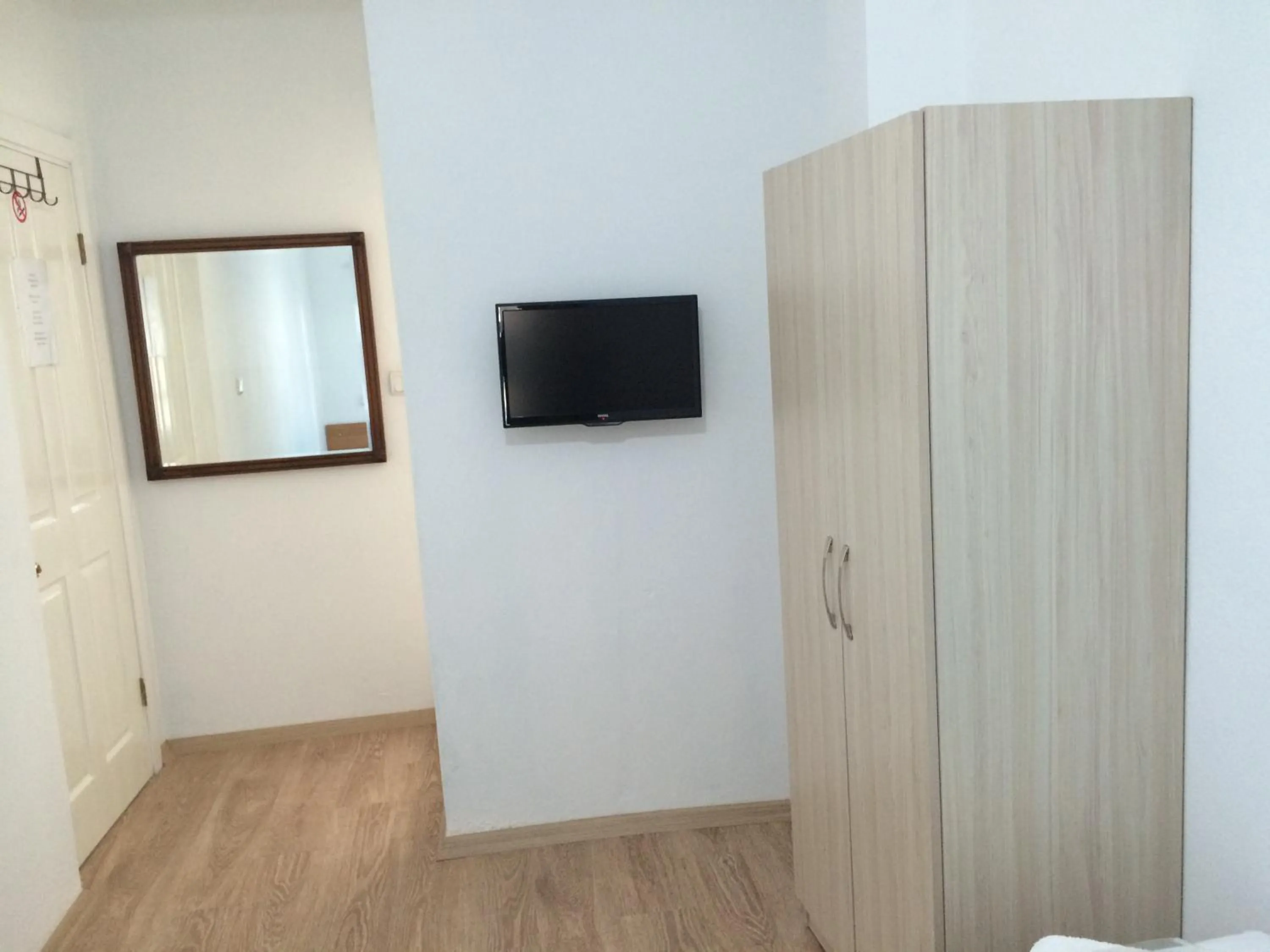 TV and multimedia in Tay Pansiyon