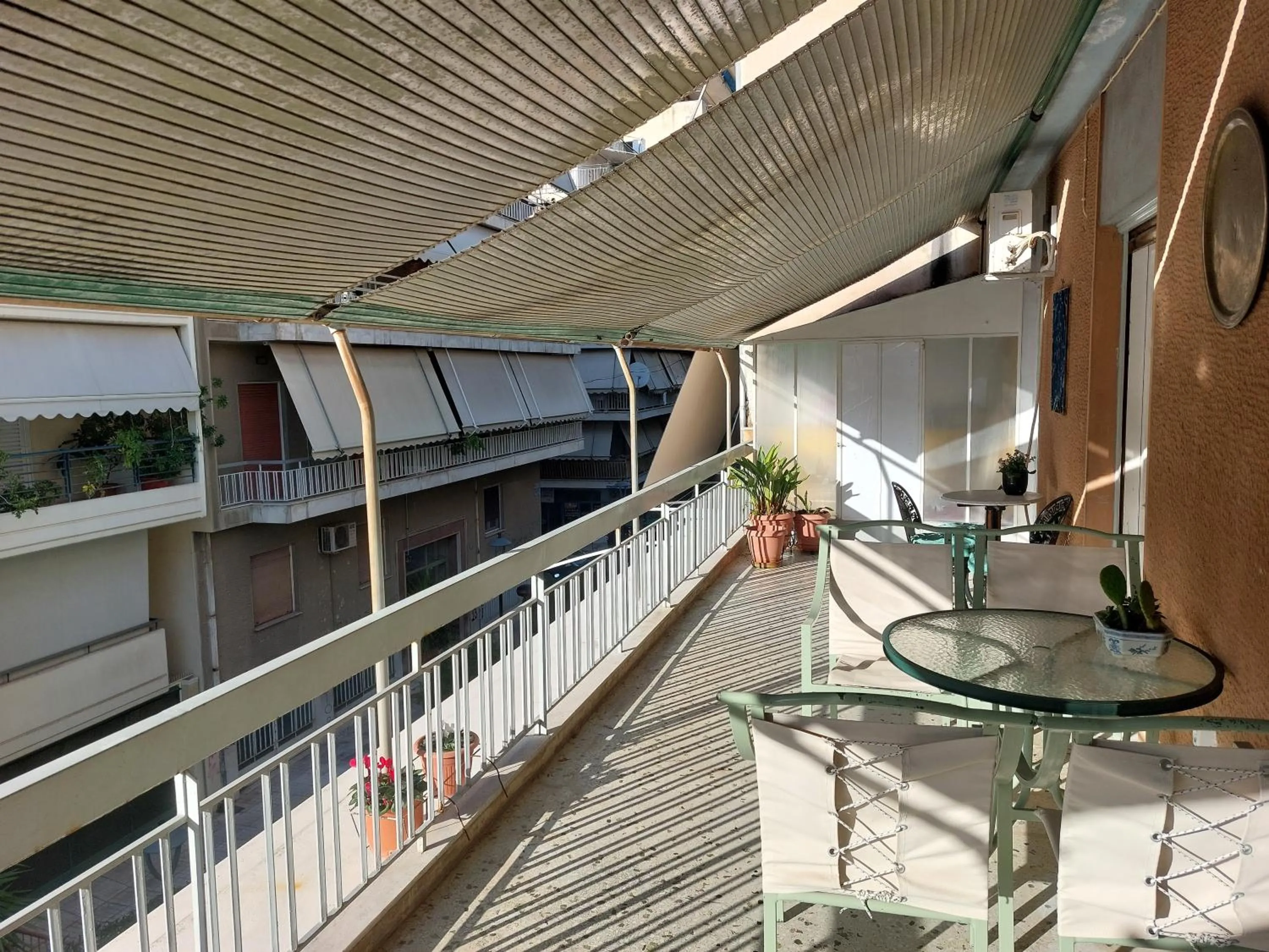 Retro Stay Athens