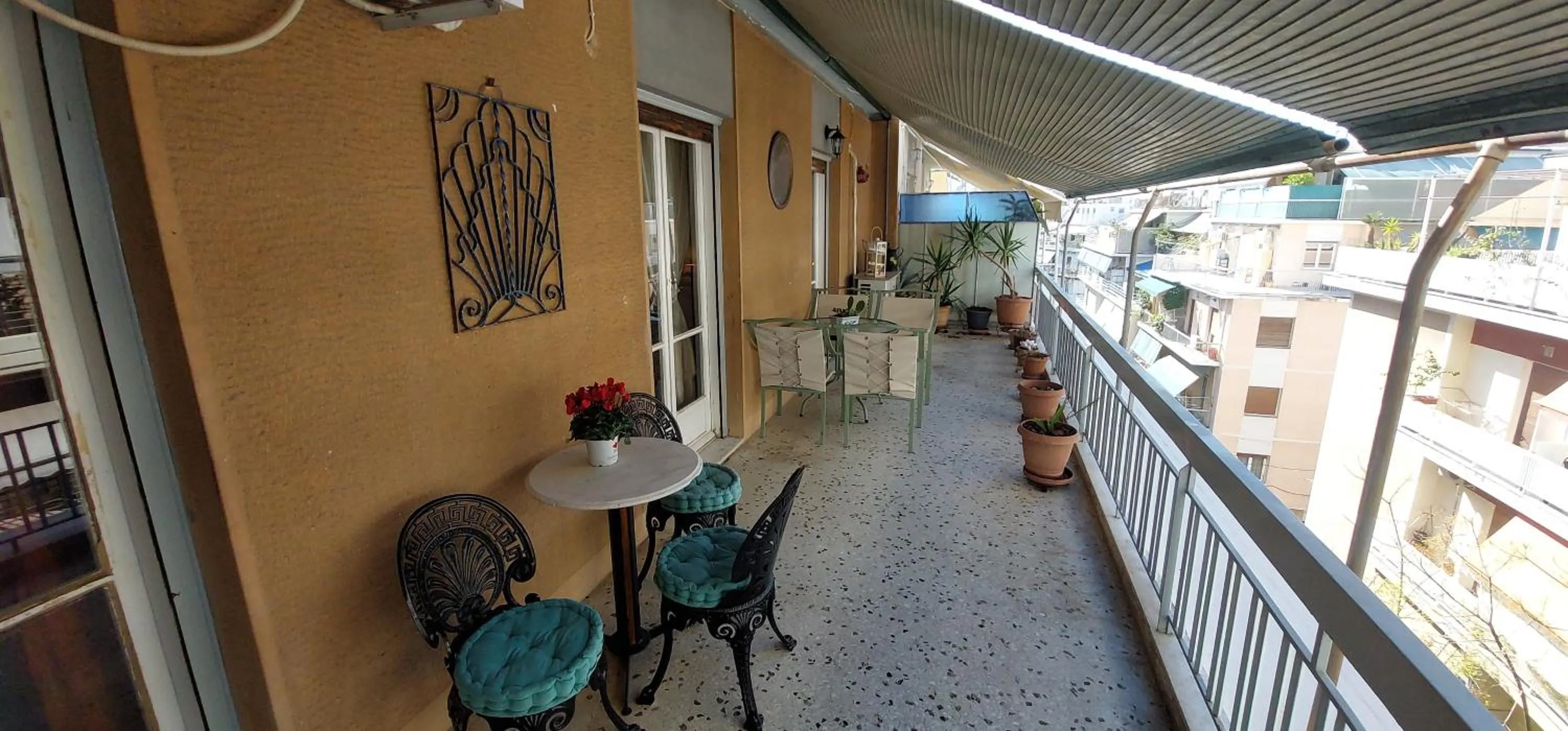 Retro Stay Athens