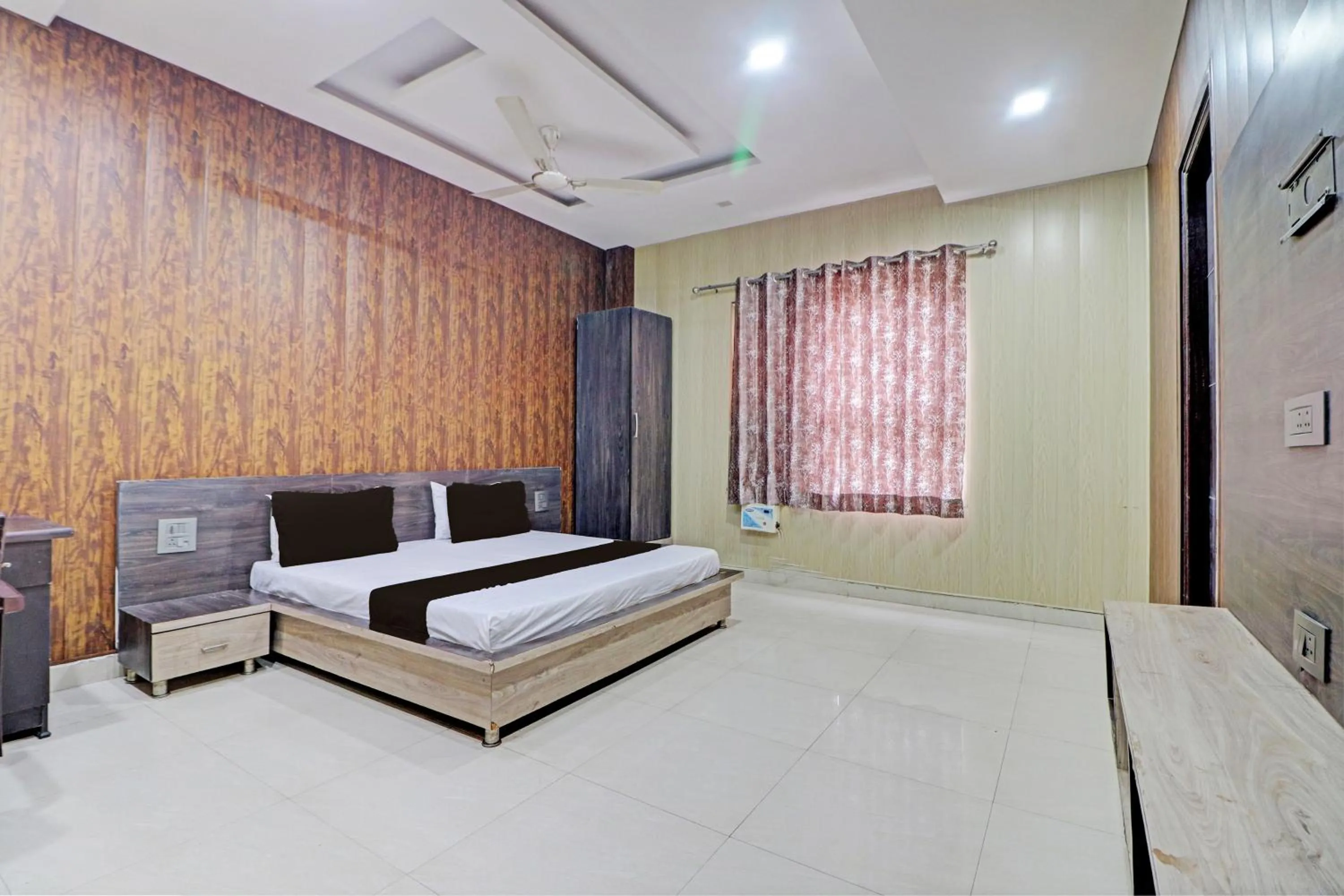 Bedroom in Grand Townhouse