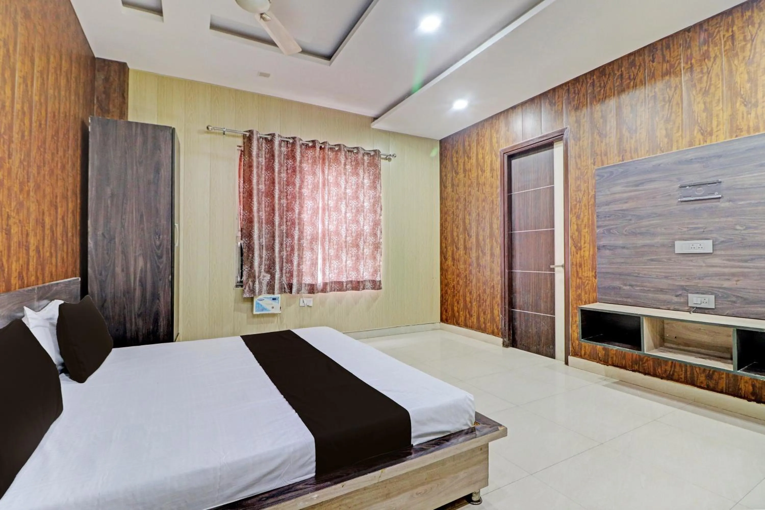 Bedroom in Grand Townhouse