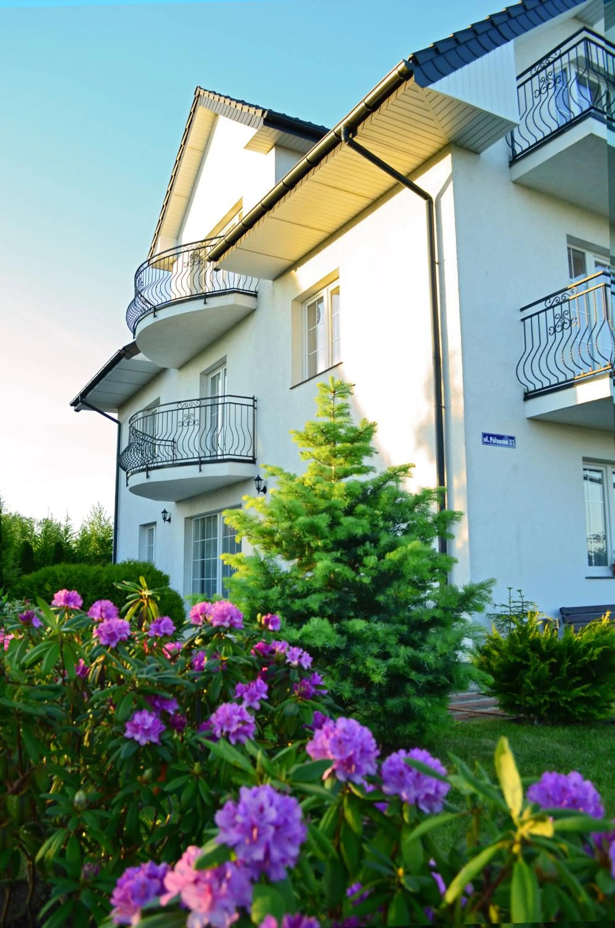 Property building in Mari Vera