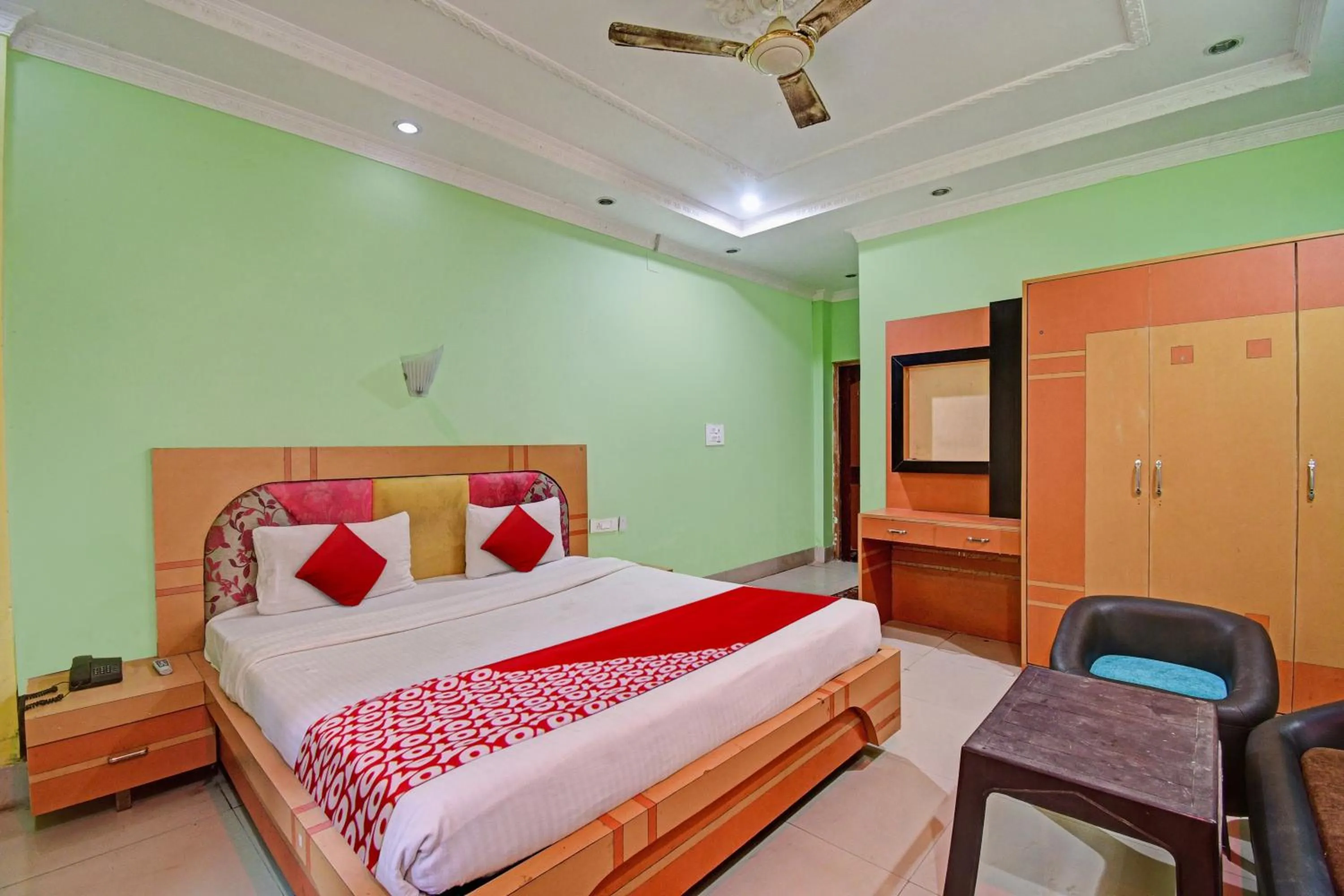 Facade/entrance in Hotel O Hi Days Inn